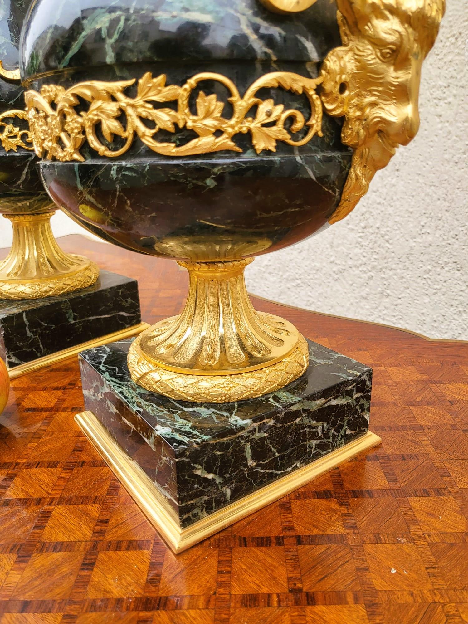 Coppia di cassette in marmo e bronzo, XIX secolo in vendita 7