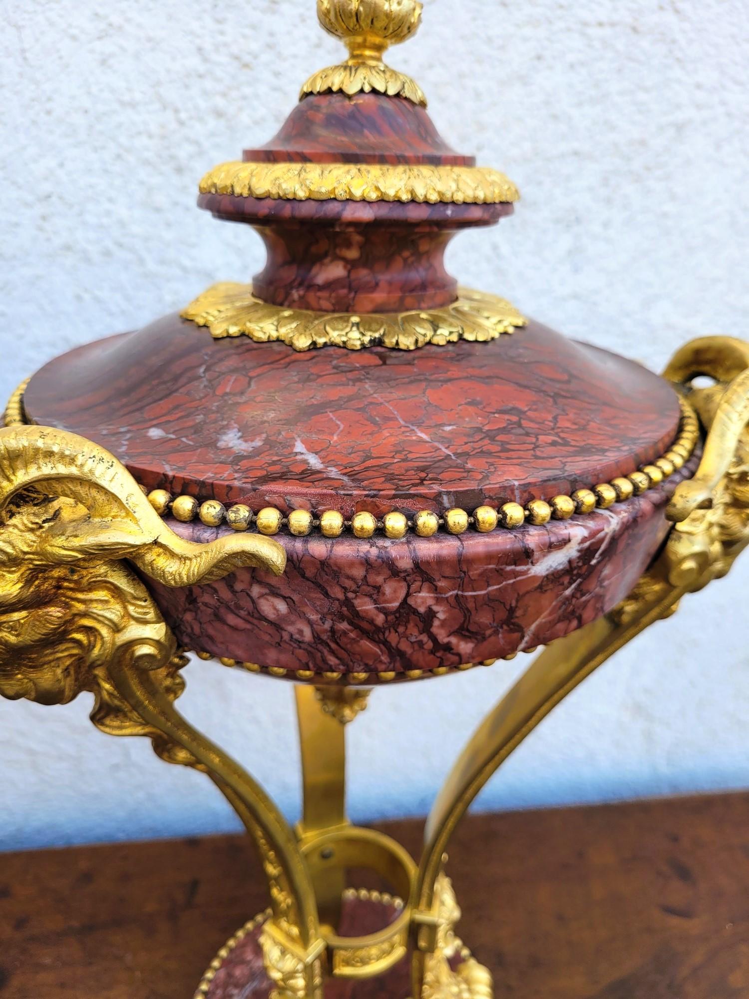 Coppia di cassette in marmo e bronzo, XIX secolo in vendita 9