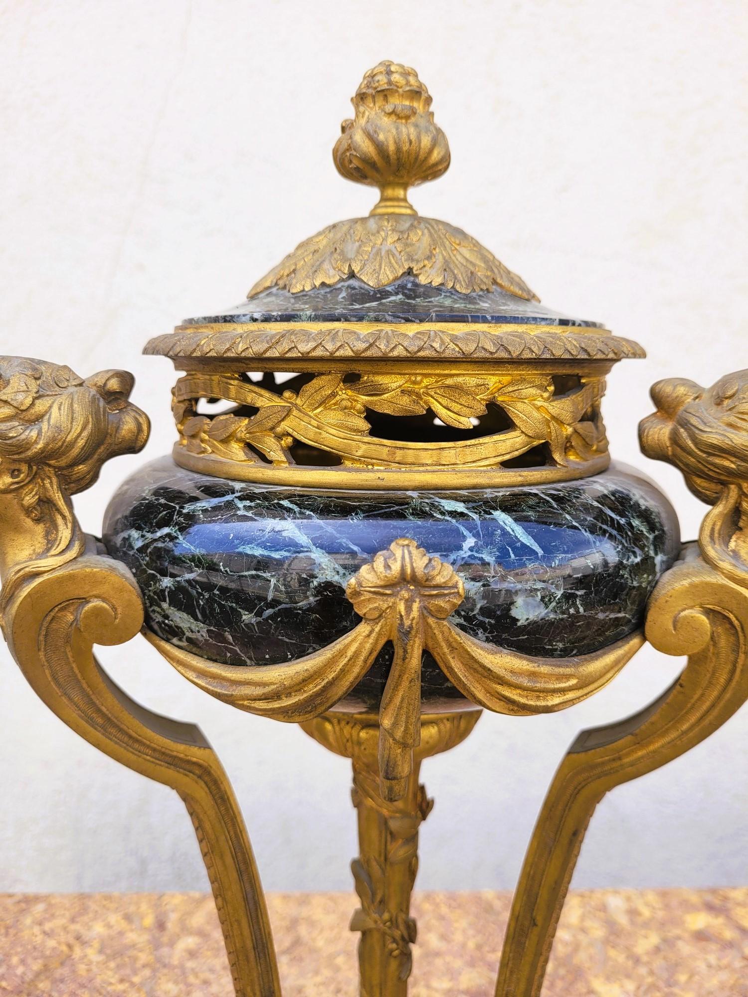 Coppia di cassette in marmo e bronzo, XIX secolo in vendita 1