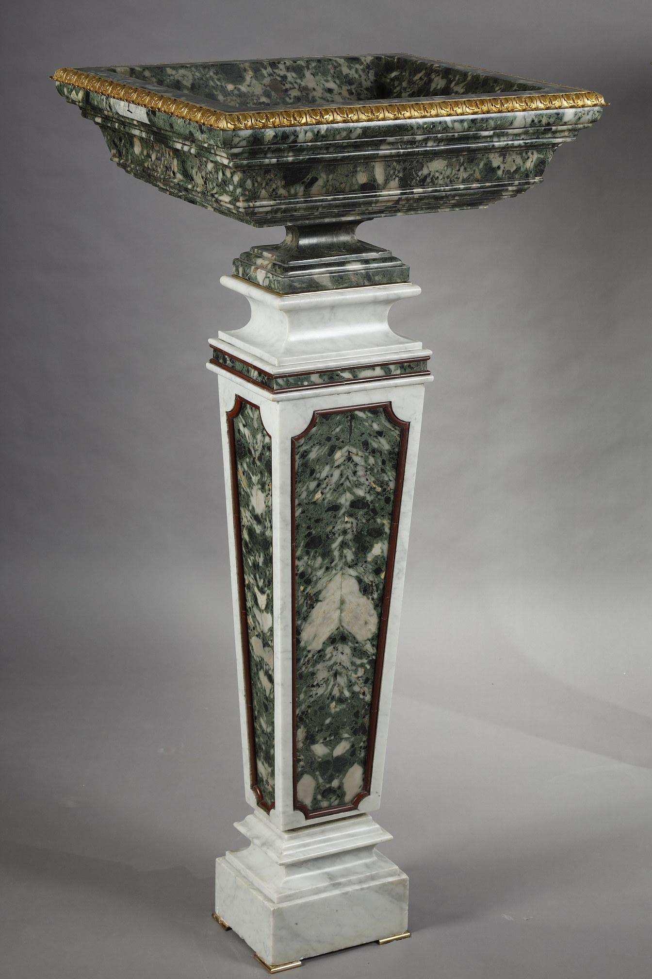 Pair of Marble and Bronze Urns on Marble Pedestals, France, Early 20th Century For Sale 3