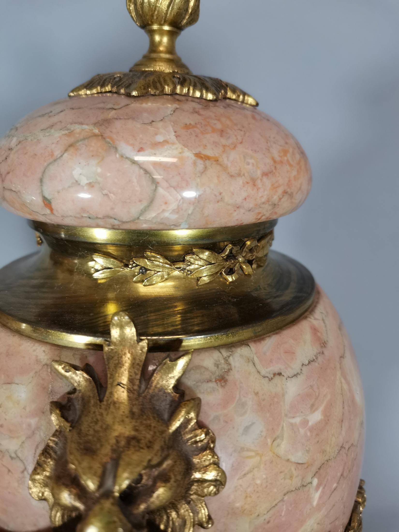 Pair of Marble and Gild Bronze Vase from the Early 1900, 20th Century For Sale 4
