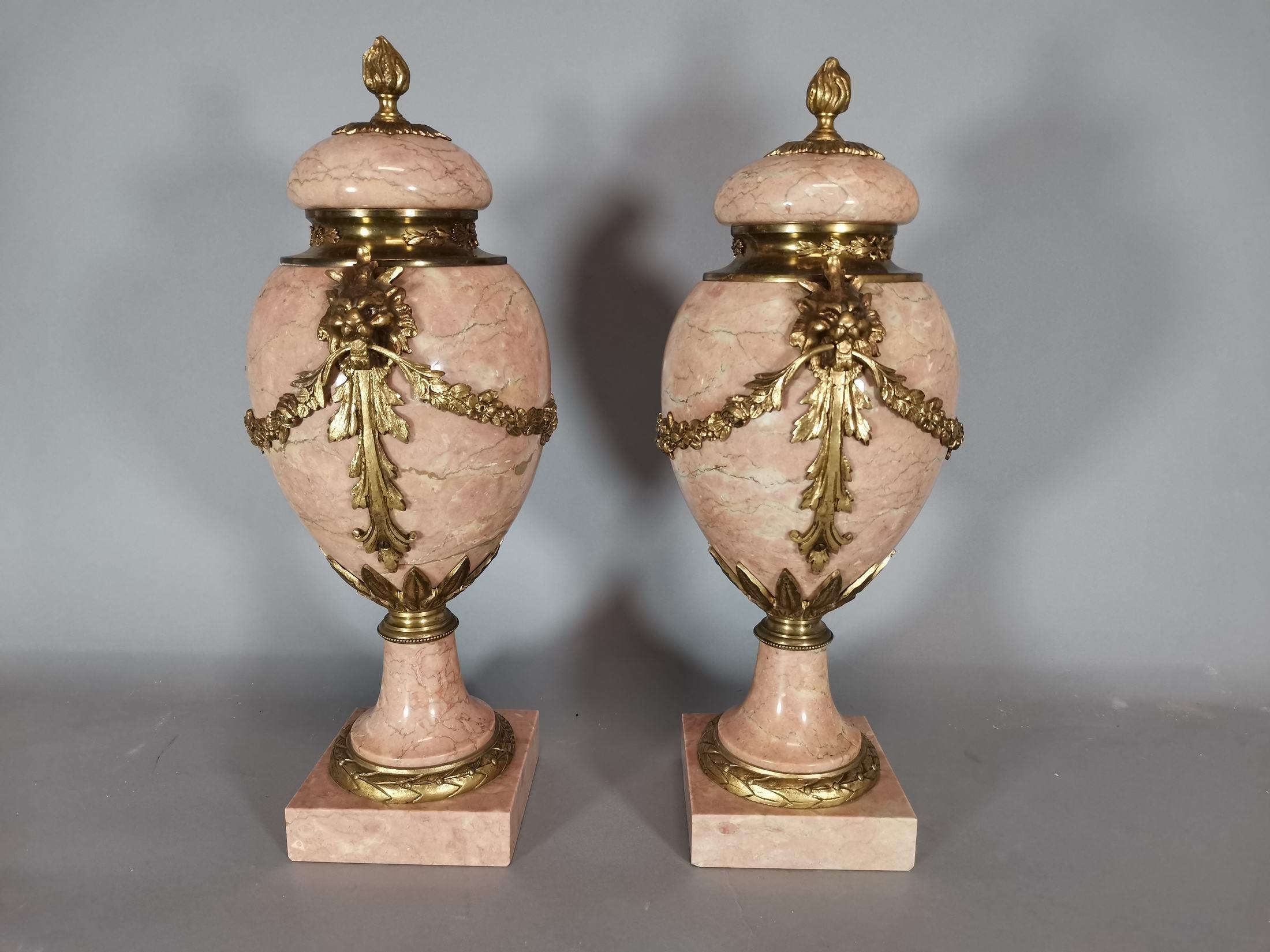 Modern Pair of Marble and Gild Bronze Vase from the Early 1900, 20th Century For Sale