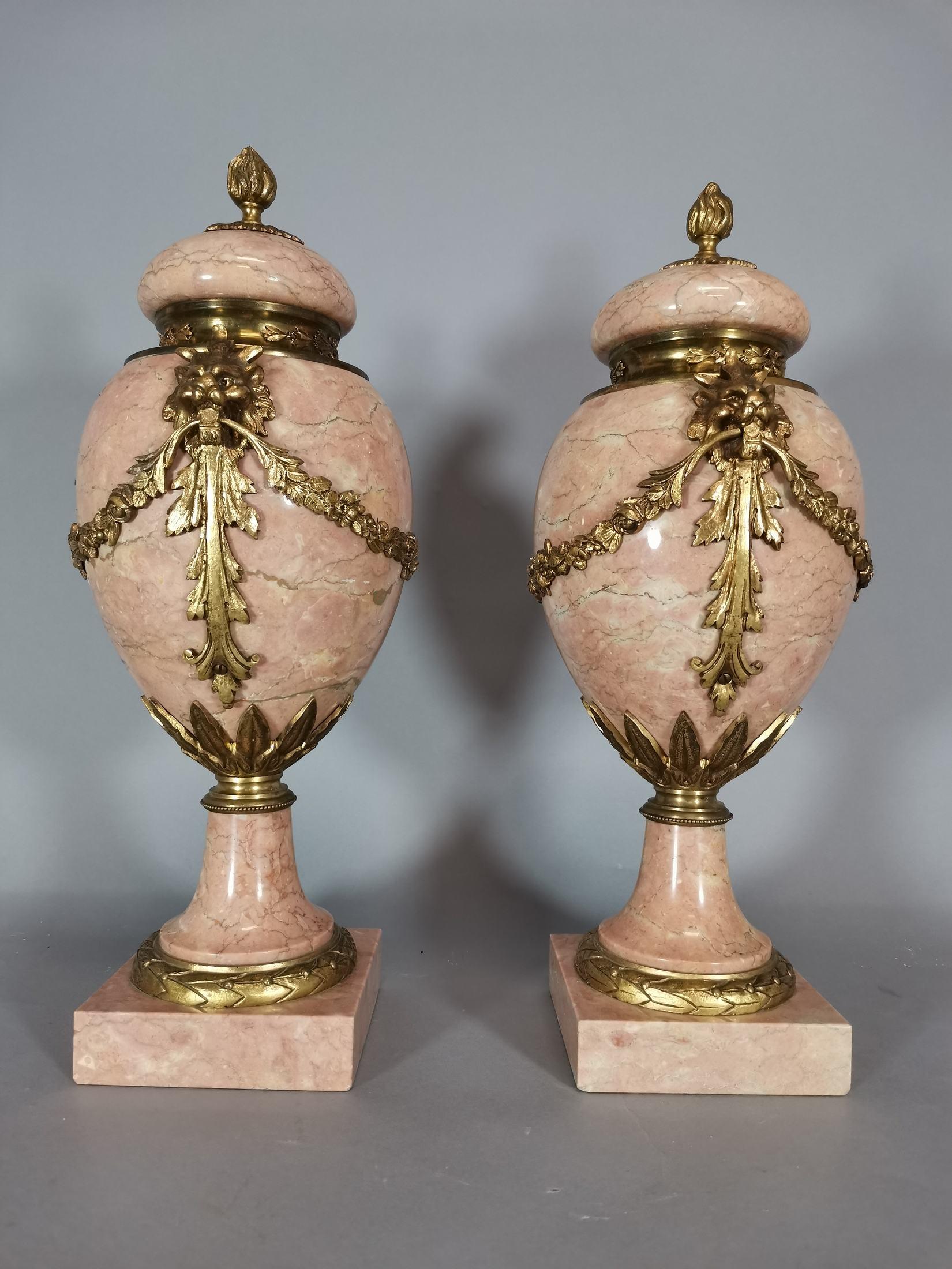 Pair of Marble and Gild Bronze Vase from the Early 1900, 20th Century For Sale 2