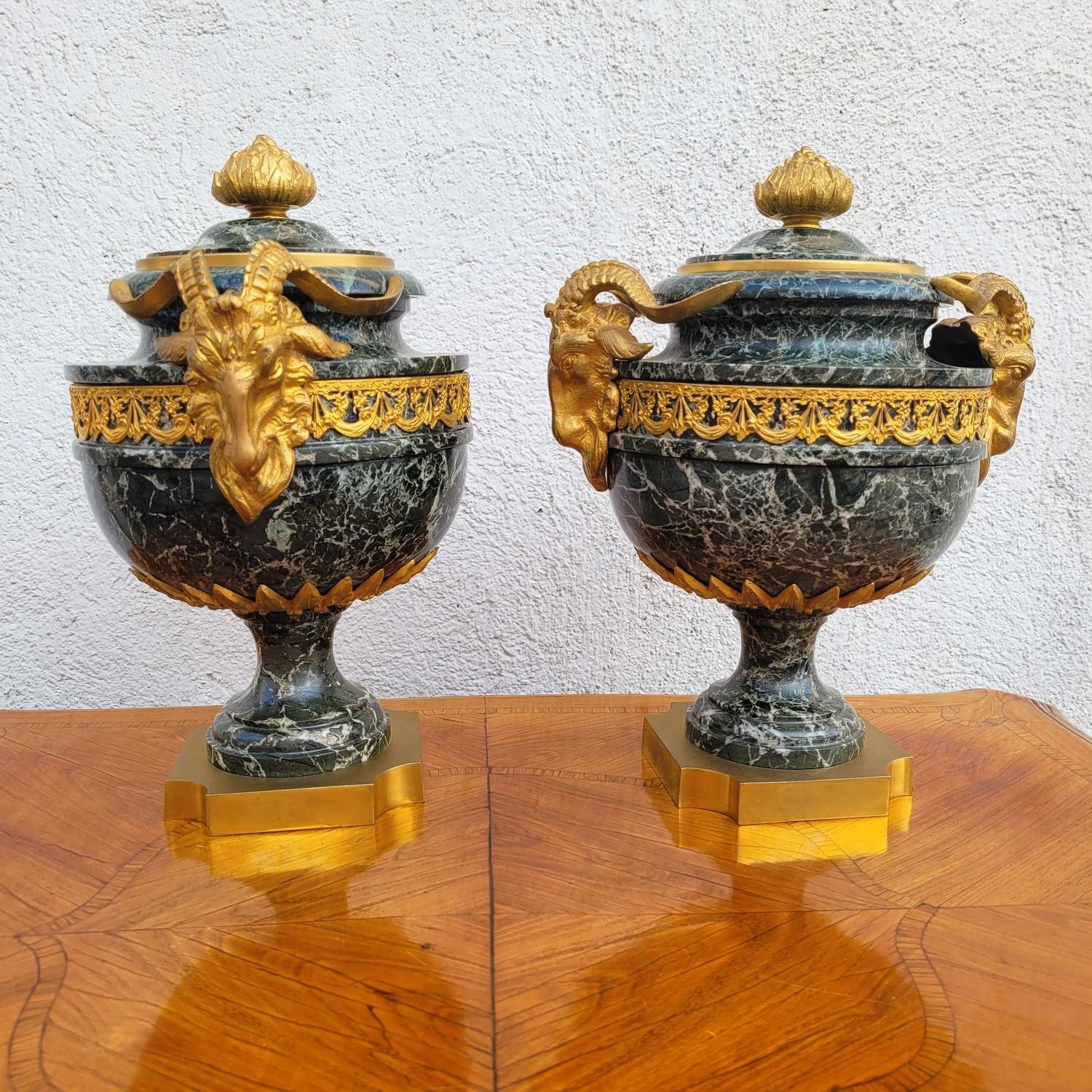 Par De Cassolettes De Mármol Y Bronce Dorado, Napoleón III, Siglo XIX en venta 8