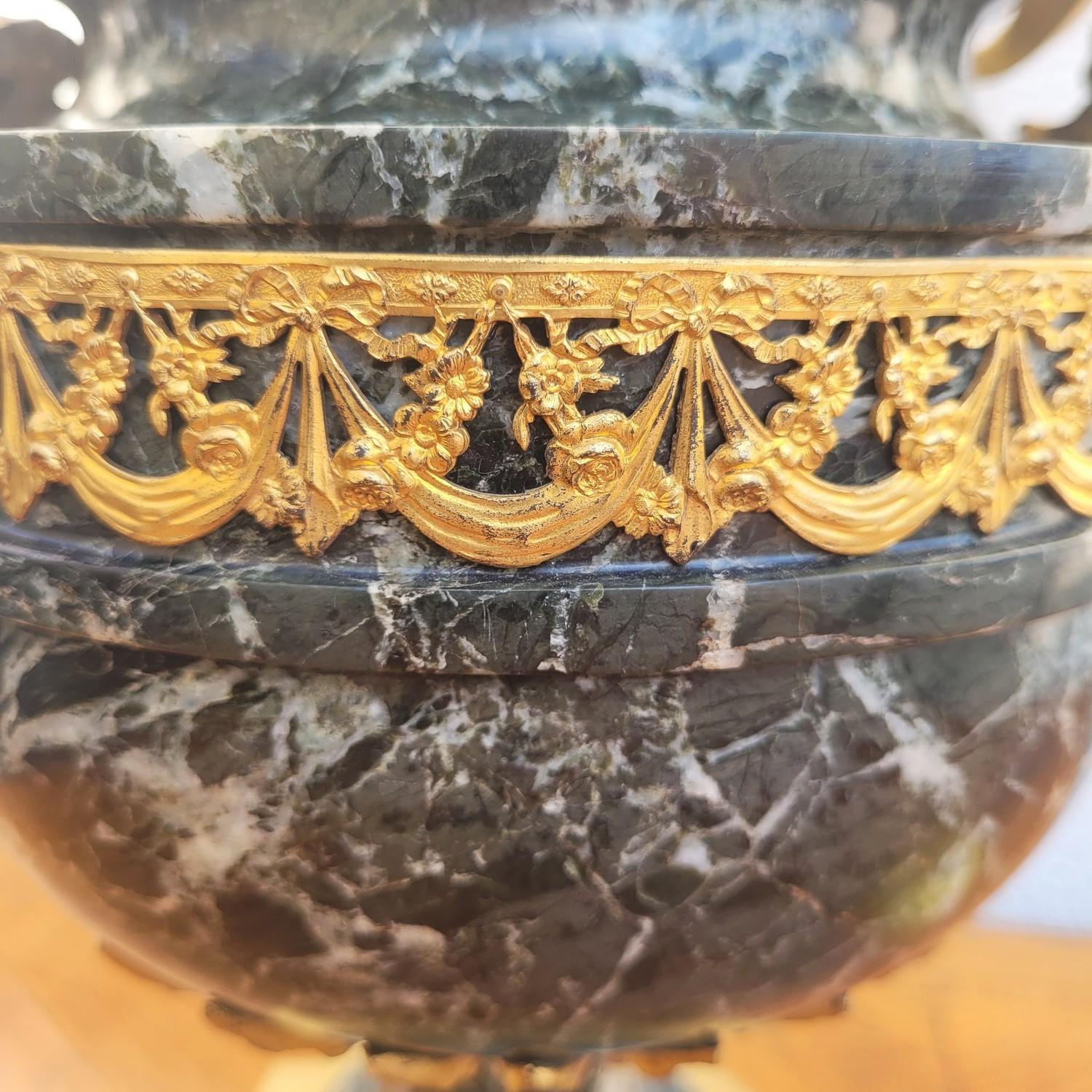 Par De Cassolettes De Mármol Y Bronce Dorado, Napoleón III, Siglo XIX Vaciado en venta
