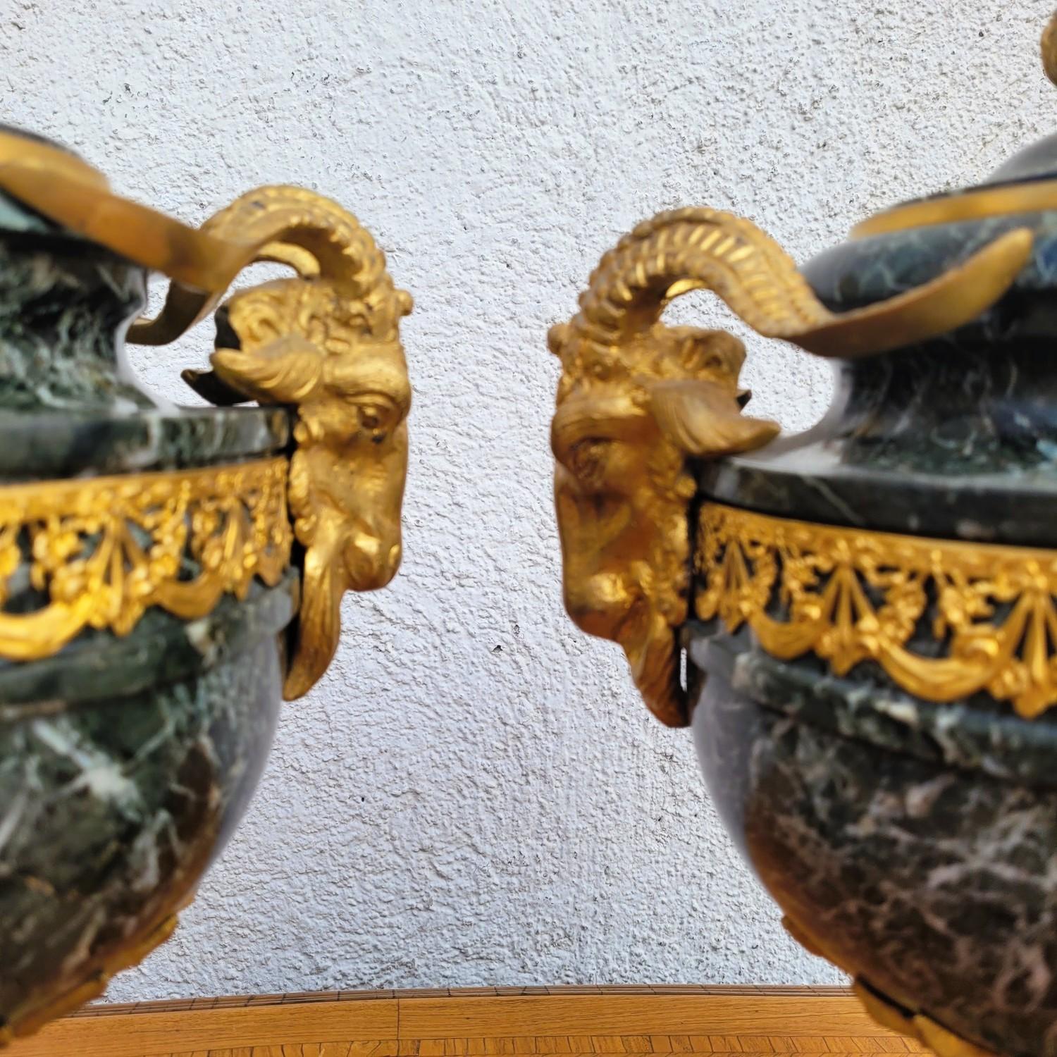 Par De Cassolettes De Mármol Y Bronce Dorado, Napoleón III, Siglo XIX siglo XIX en venta