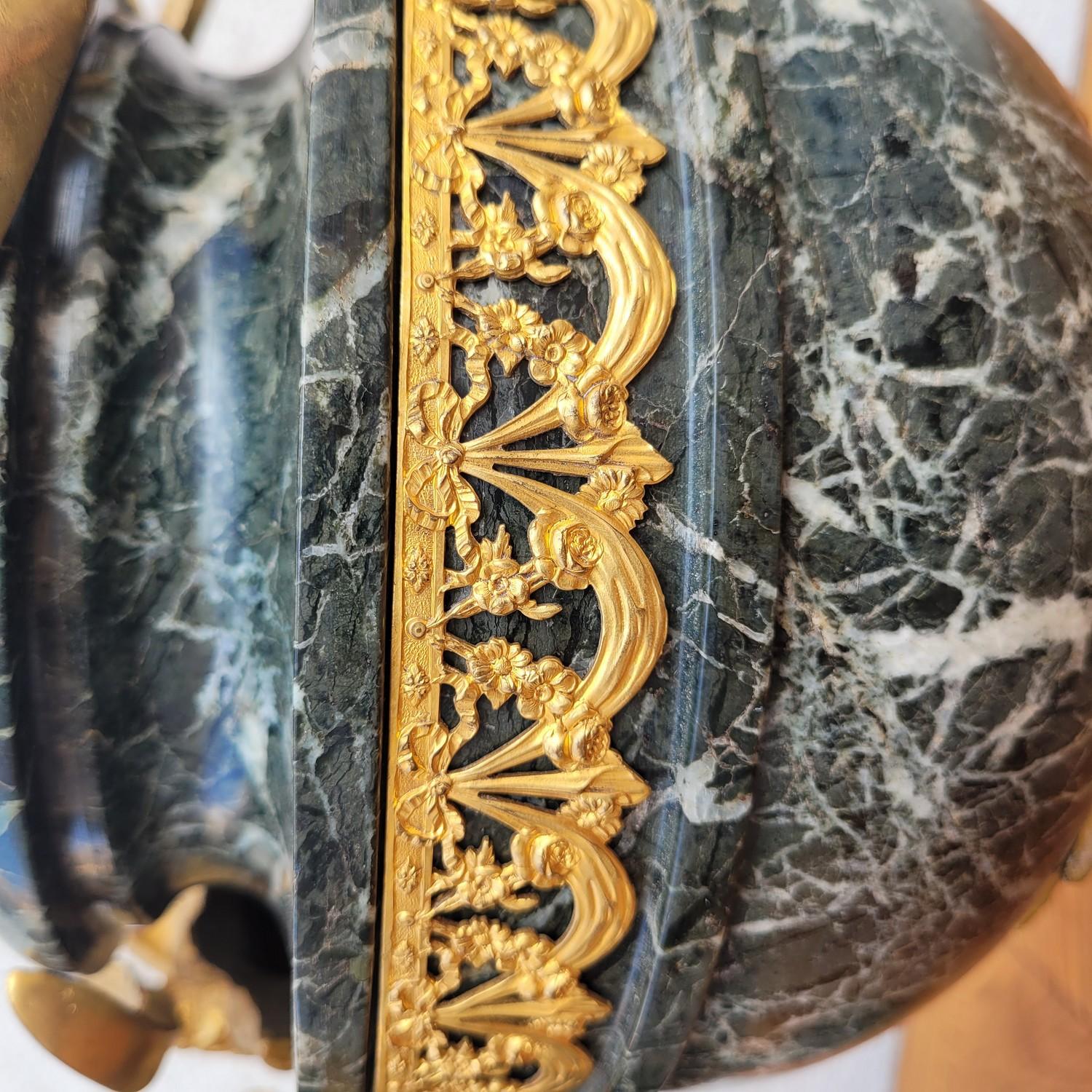 Par De Cassolettes De Mármol Y Bronce Dorado, Napoleón III, Siglo XIX en venta 2