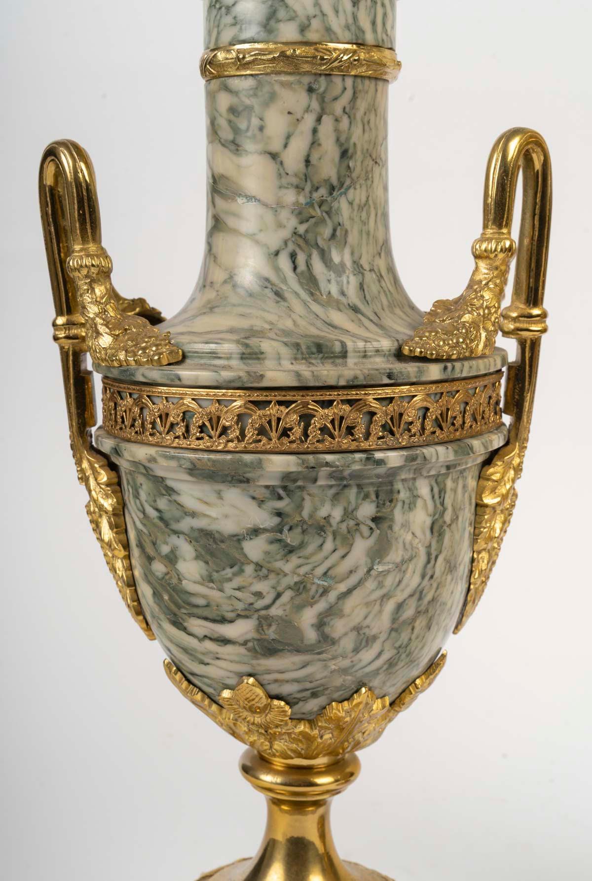 Francese Coppia di cassette in marmo e bronzo dorato, periodo Napoleone III. in vendita