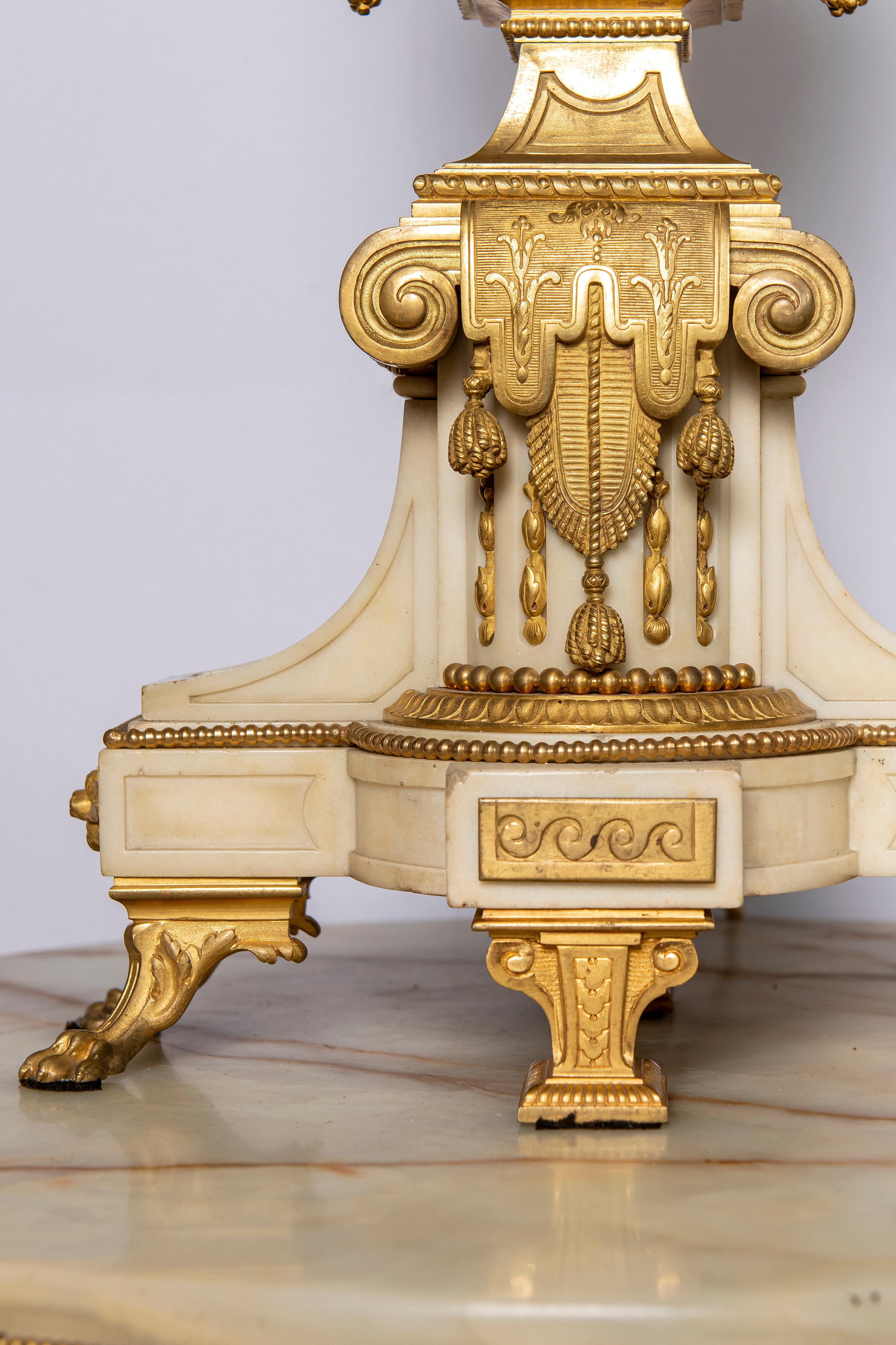 Paar Tischlampen aus Marmor und vergoldeter Bronze:: signiert F. Barbedienne (Louis XIV.) im Angebot