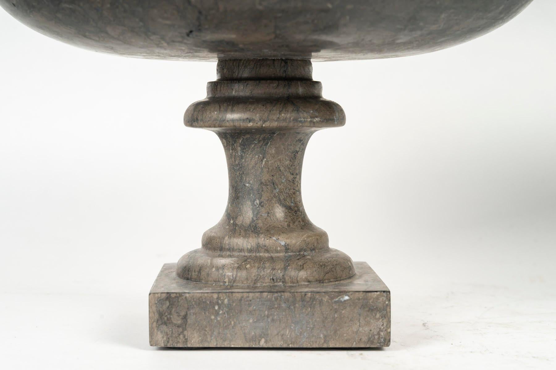 Pair of Marble Bowls, 20th Century, Napoleon III Style. im Zustand „Gut“ im Angebot in Saint-Ouen, FR