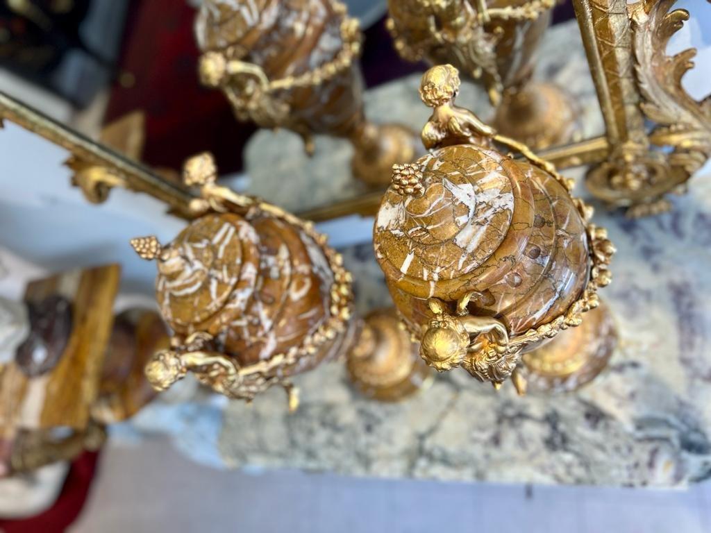 Pair of marble urns decorated with putti, Napoleon III period, 19th century For Sale 8