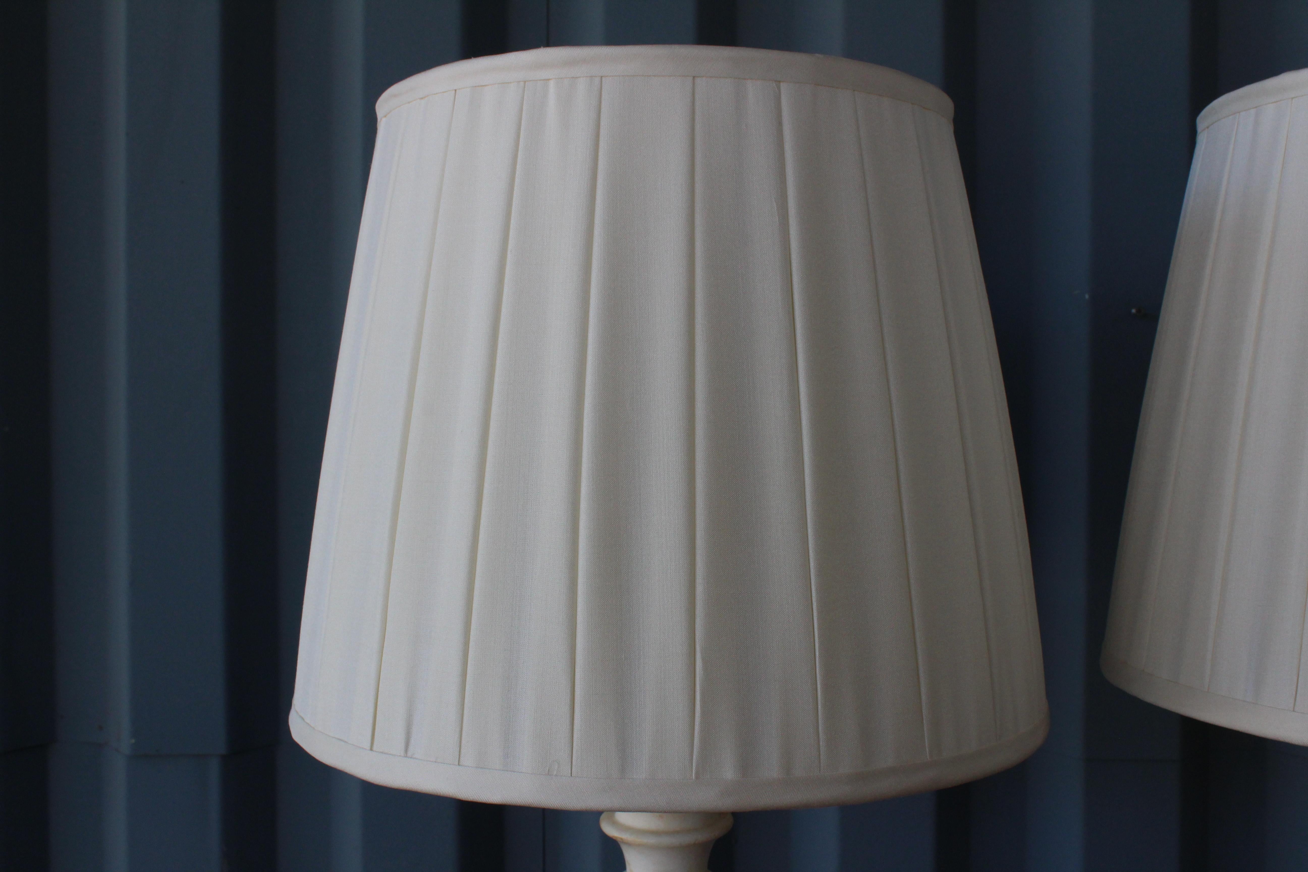 Pair of Marble Column Lamps with Silk Shades, USA, 1940s In Good Condition In Los Angeles, CA