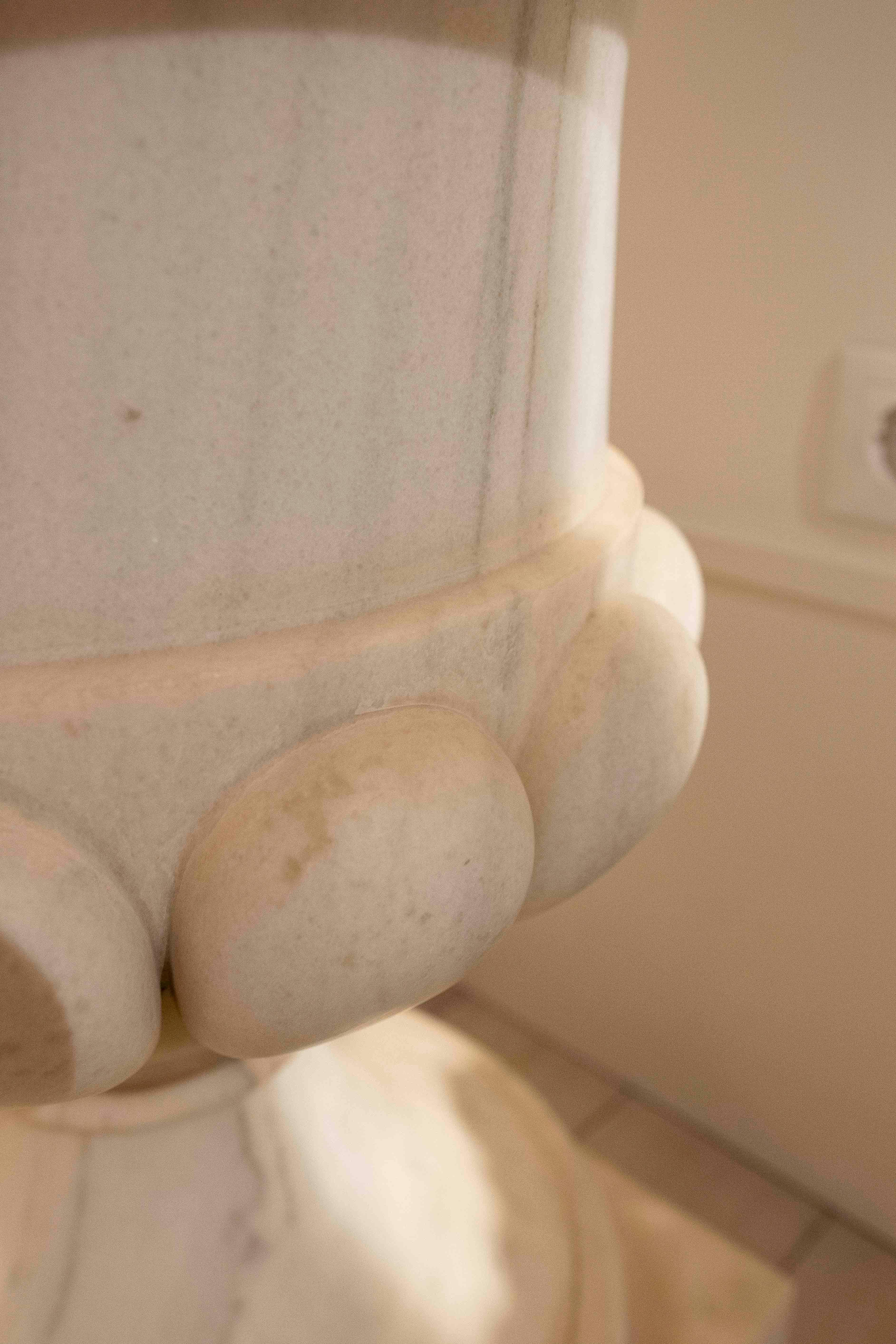 Pair of Marble Cups in Natural White Marble with Rounded Edges 6