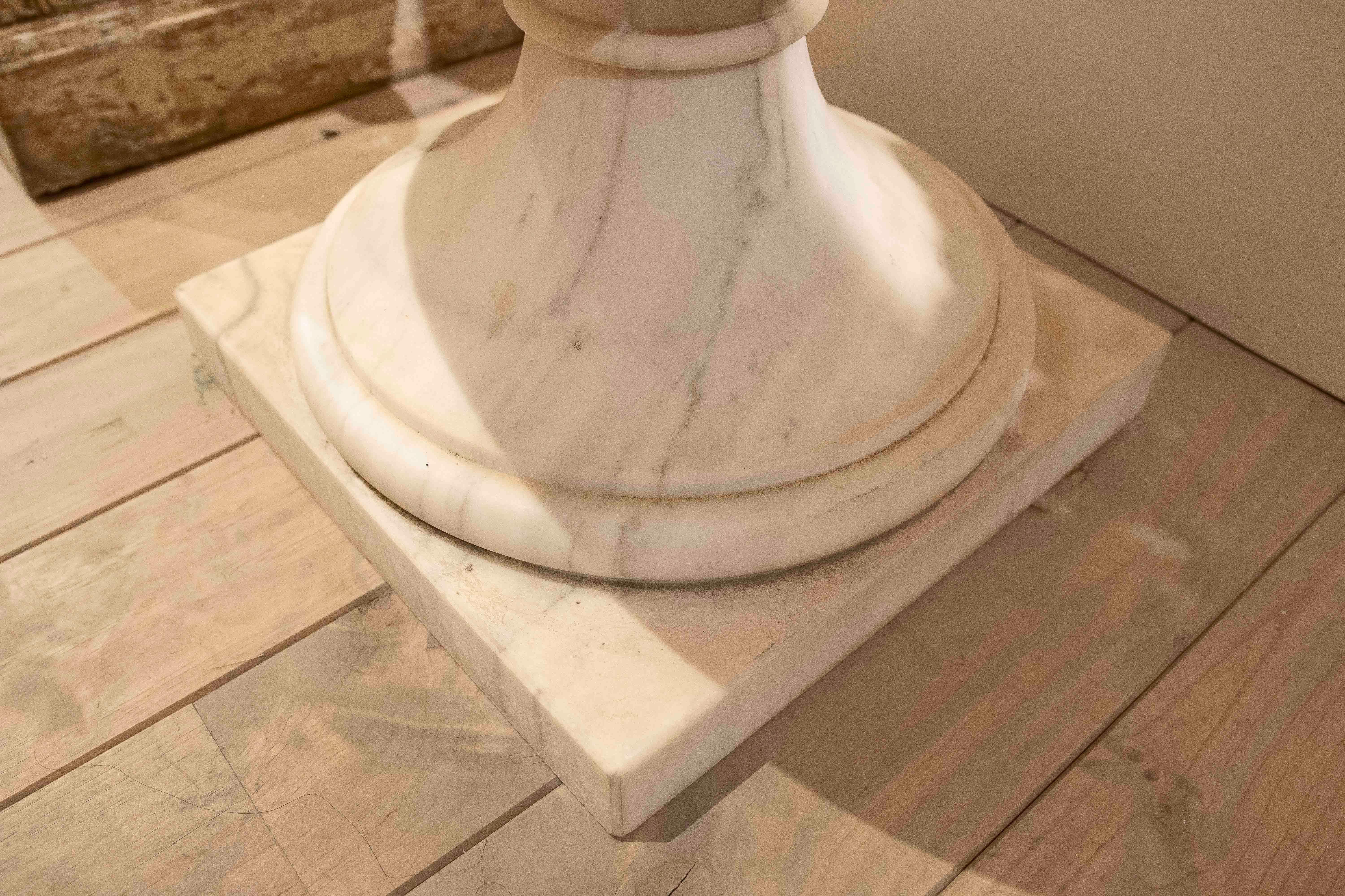 Pair of Marble Cups in Natural White Marble with Rounded Edges 7