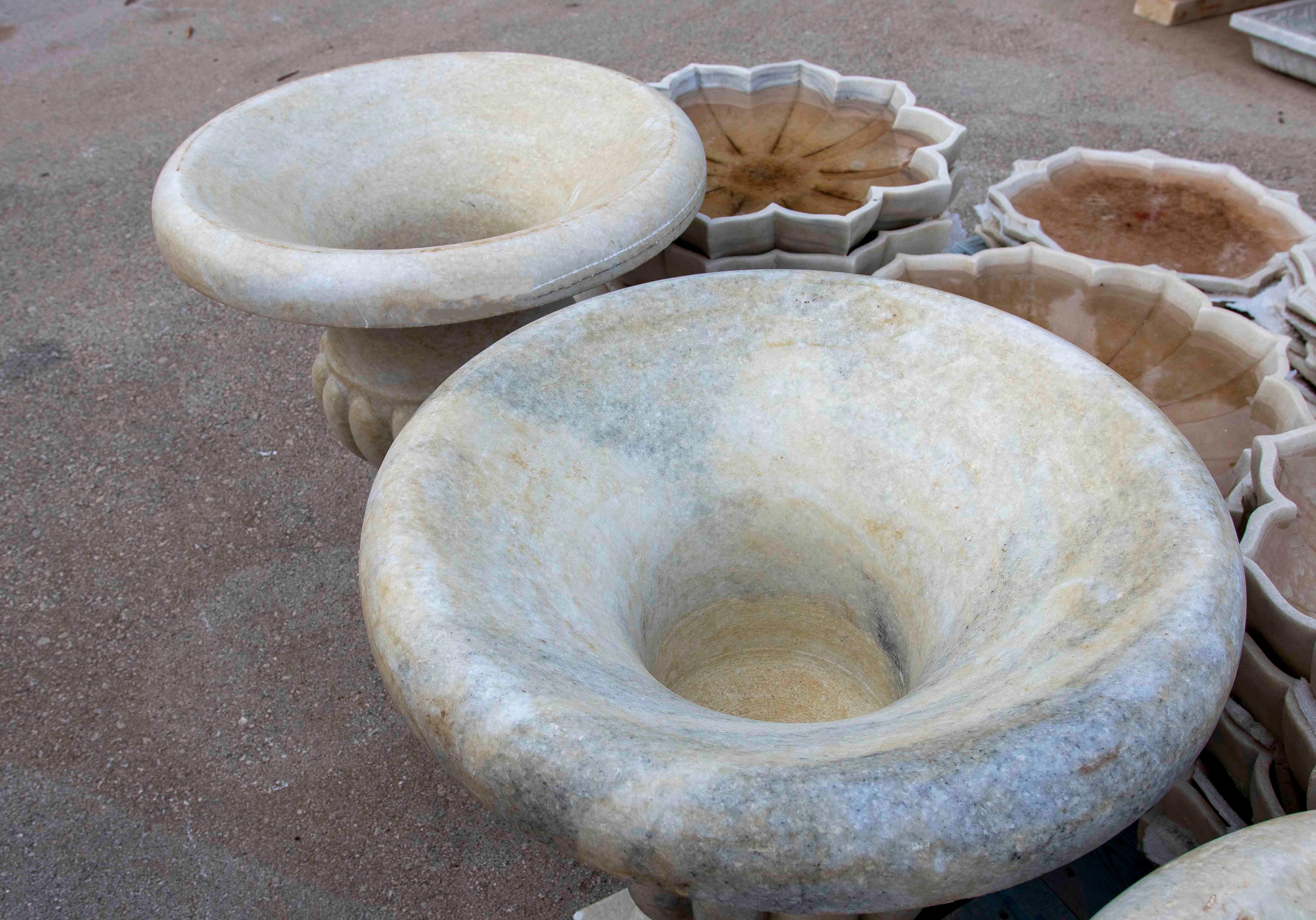 Paire de tasses en marbre blanc naturel avec bords arrondis en vente 2