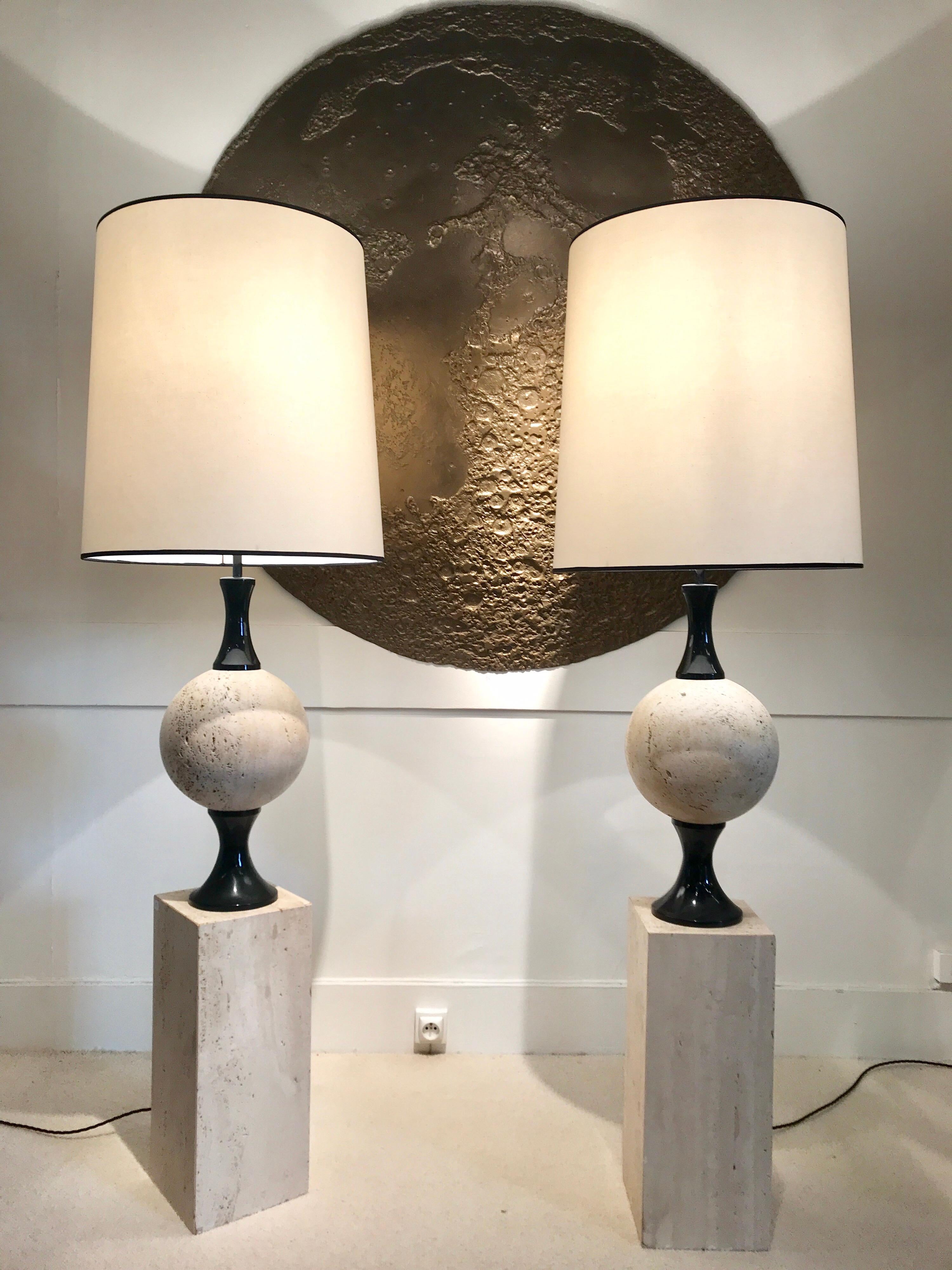 Pair of marble floor lamps on travertin marble by Philippe Barbier
Black lacquered metal details
Great vintage condition
Rewired.