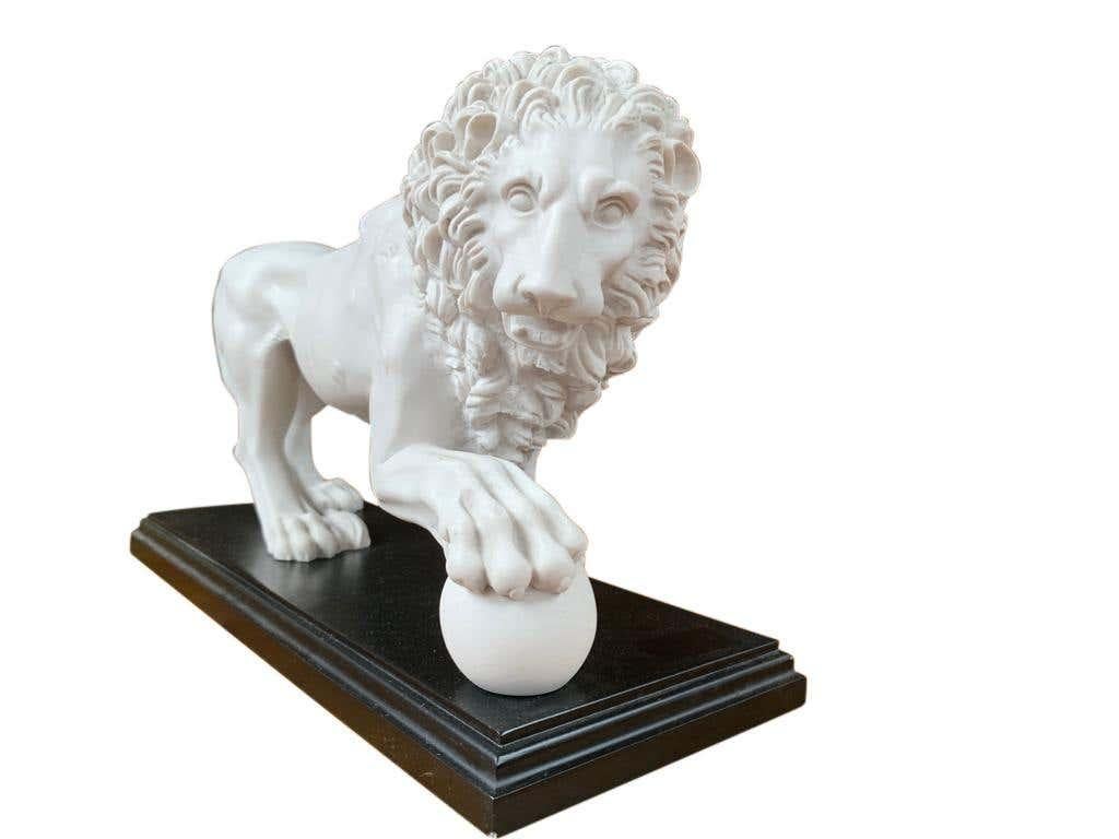 Pair of Marble Lion Gatekeeper Statues, Large Cat Castings In Excellent Condition In Southall, GB