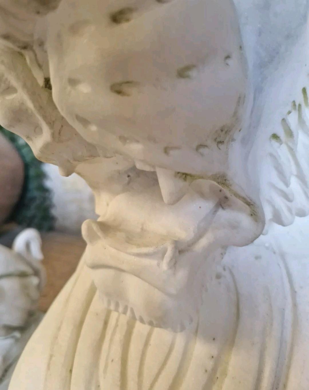 Coppia di statue di leoni in marmo a grandezza naturale in vendita 3