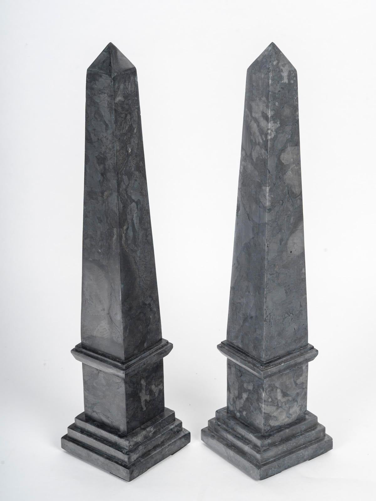 Pair of Marble Obelisks, 20th Century, Napoleon III Style. In Good Condition For Sale In Saint-Ouen, FR