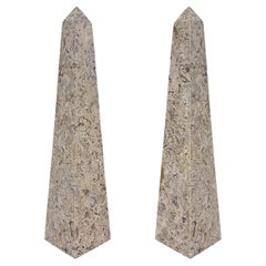Paar Obelisken aus Marmor