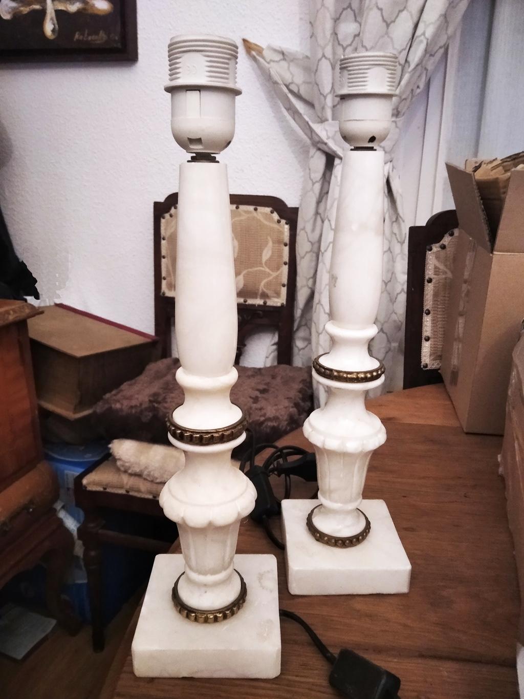 Alabaster White Natural  Pair of Table Lamps  .Italy 20th Century  In Excellent Condition For Sale In Mombuey, Zamora