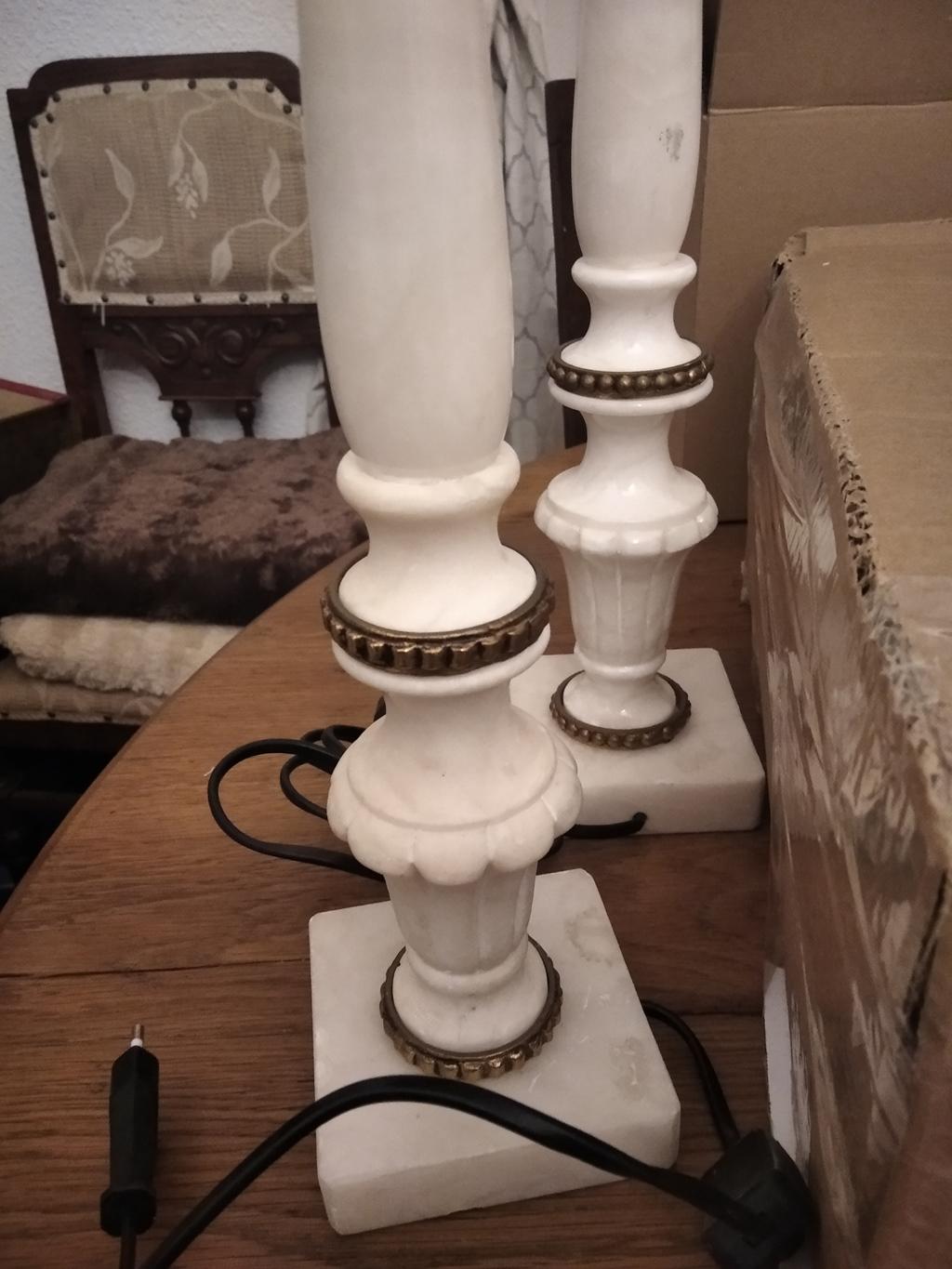 Alabaster White Natural  Pair of Table Lamps  .Italy 20th Century  For Sale 7