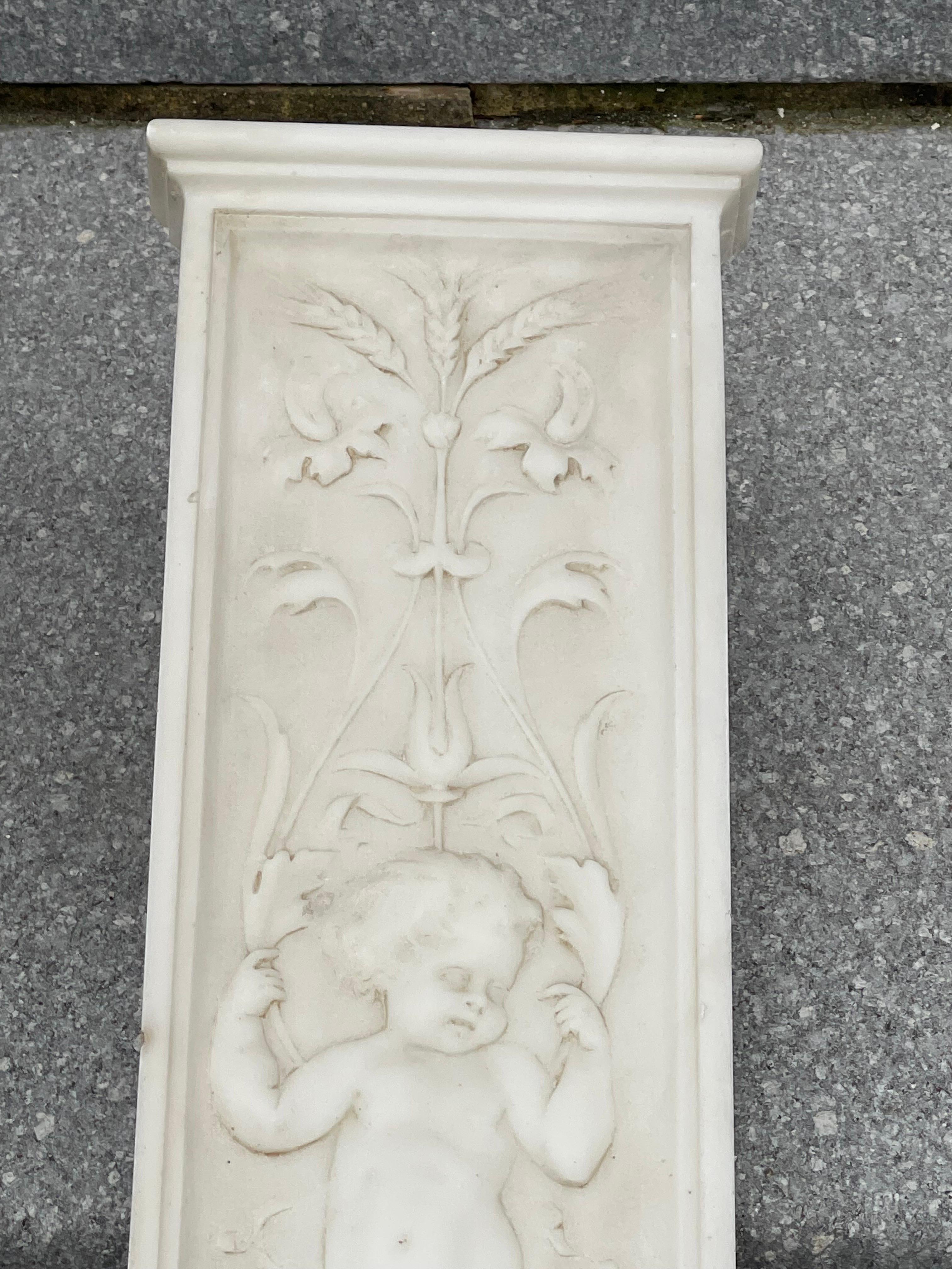 XIXe siècle Paire de reliefs en marbre néoclassique anglais en vente