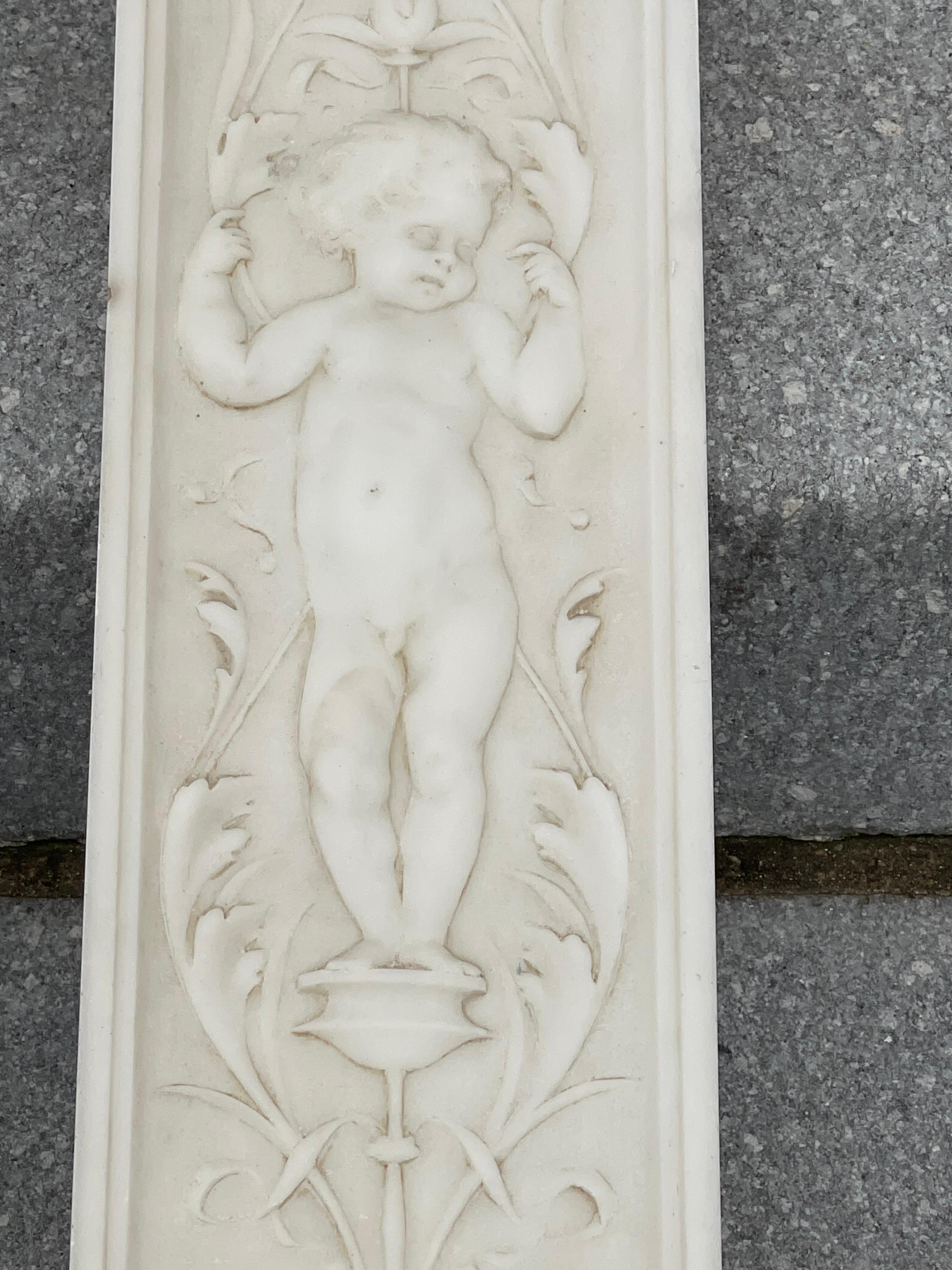 Marbre statuaire Paire de reliefs en marbre néoclassique anglais en vente