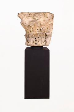 Paar römische Marmorkapitelle, 2. Jahrhundert, Frankreich