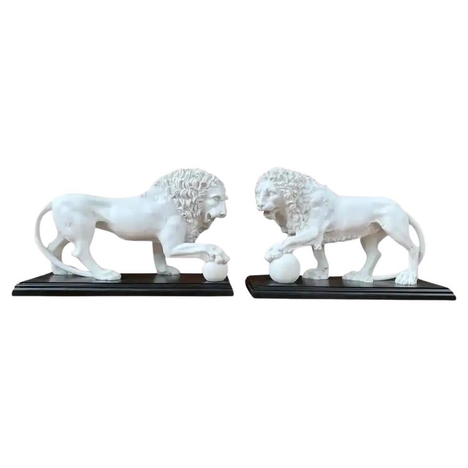 Pair of Marble Sculptures Medici Lions, 20th Century For Sale