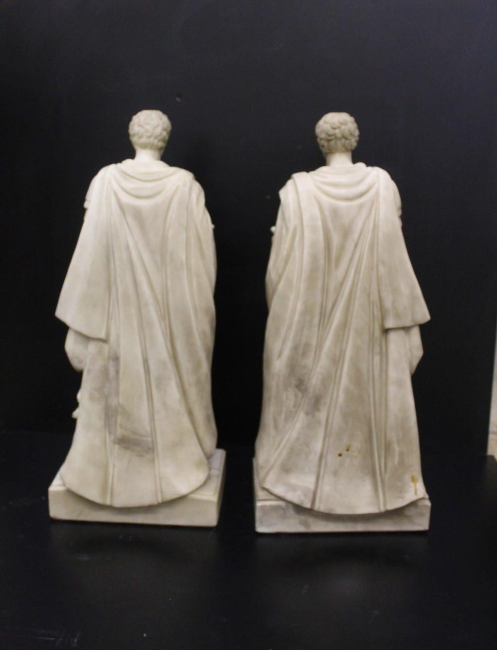 Refined pair of marble sculptures of Roman gladiators, ADDITIONAL PHOTOS, INFORMATION OF THE LOT AND QUOTE FOR SHIPPING COST CAN BE REQUEST  BY SENDING AN EMAIL - Raffinata coppia di sculture in marmo di gladiatori romani, ULTERIORI FOTO,