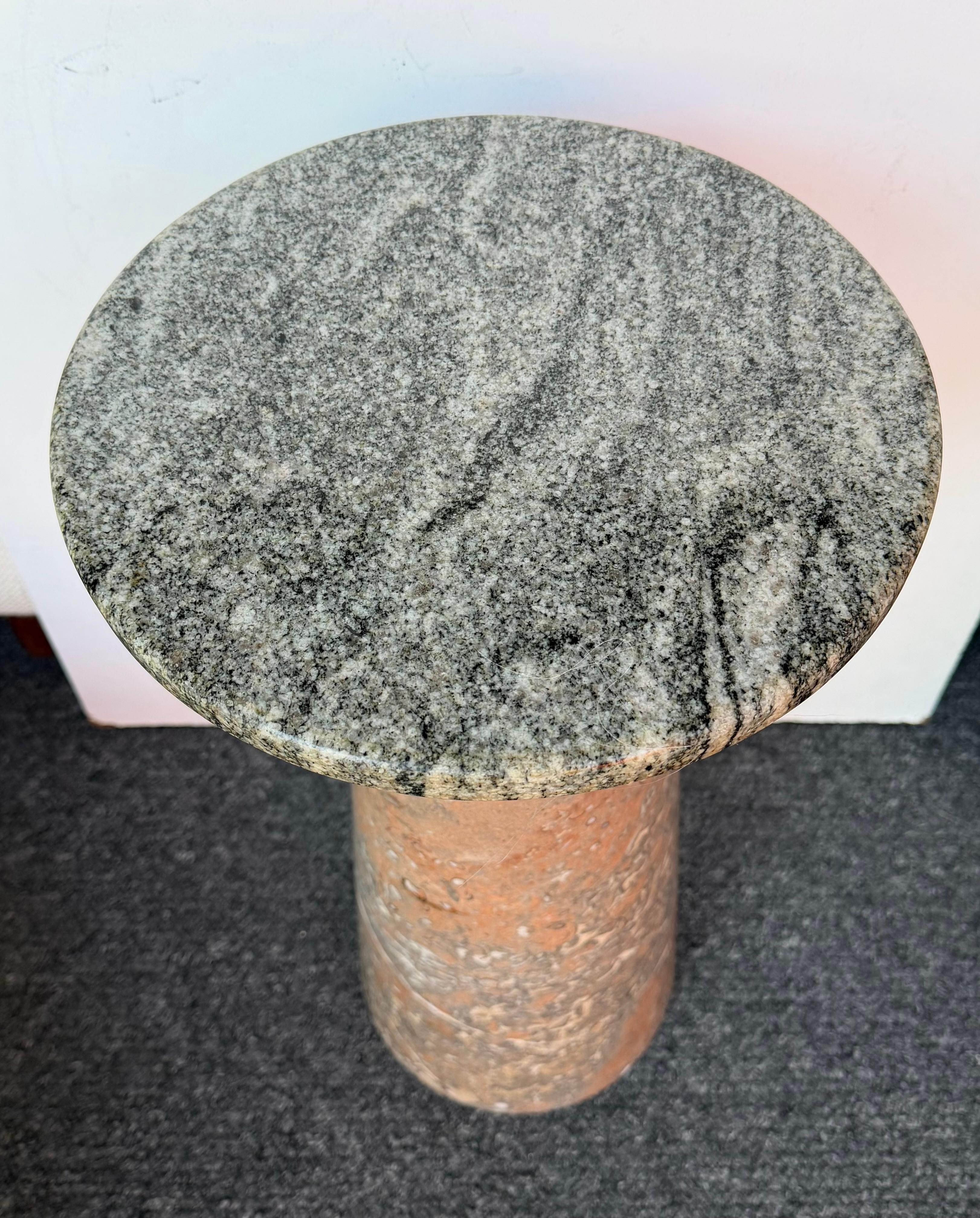 Mid-Century Modern Paire de tables d'appoint en marbre, Italie, années 1980 en vente