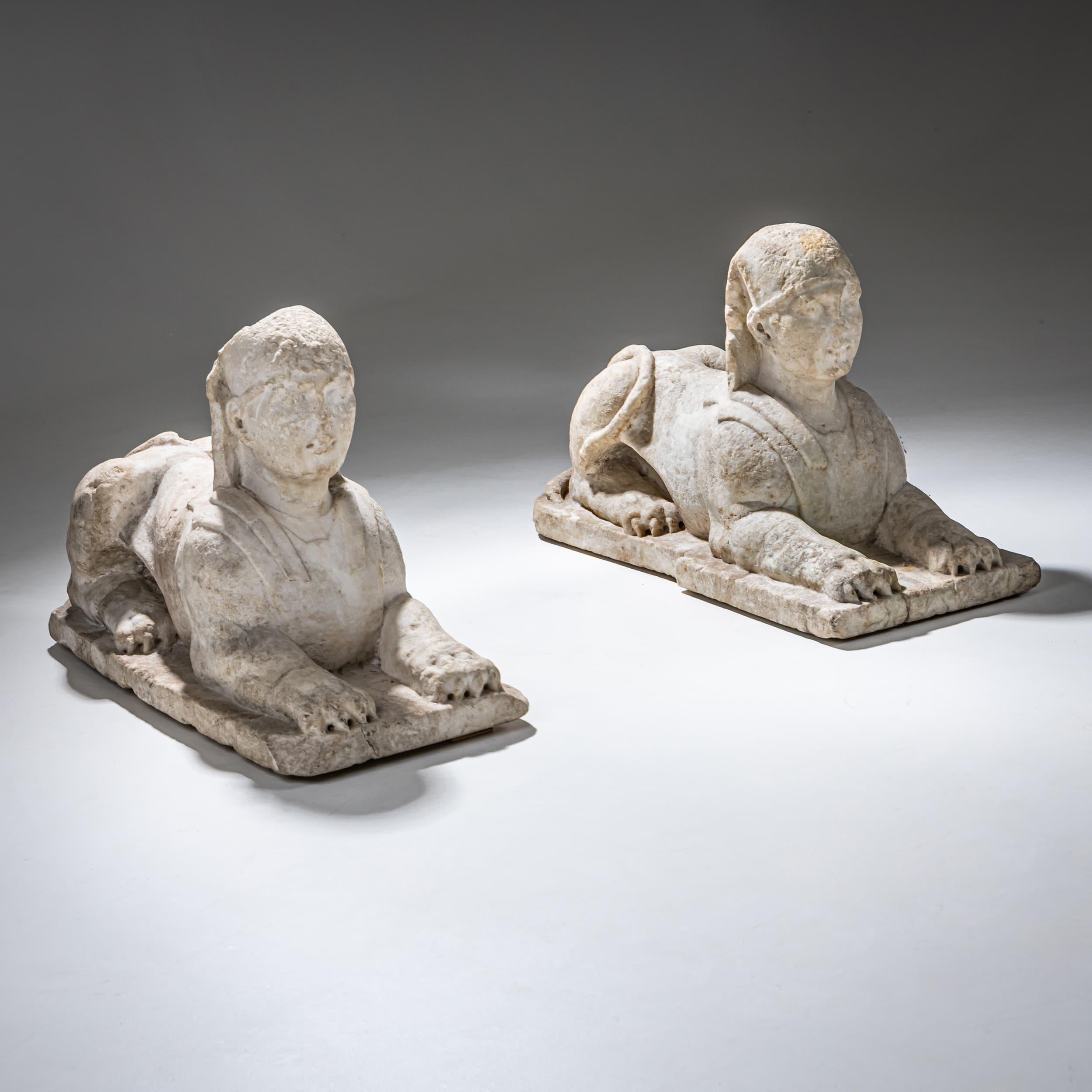 Pair of Marble Sphinxes, Italy, 17th Century in vendita 5