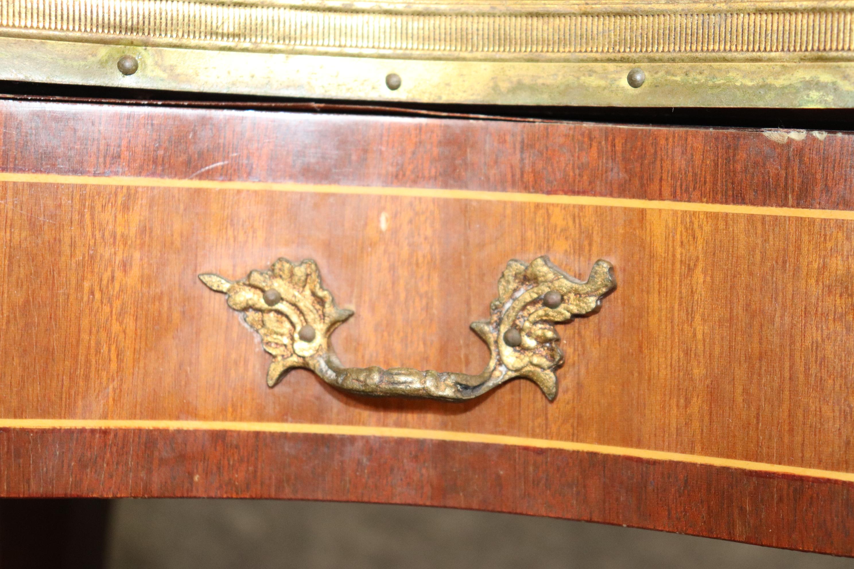 Pair of Marble Top Satinwood French Louis XV Kidney Shape Nightstands circa 1940 For Sale 10