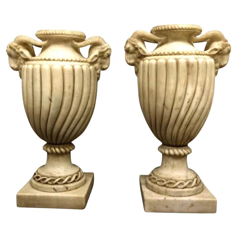 Coppia di vasi in marmo H. 78 cm