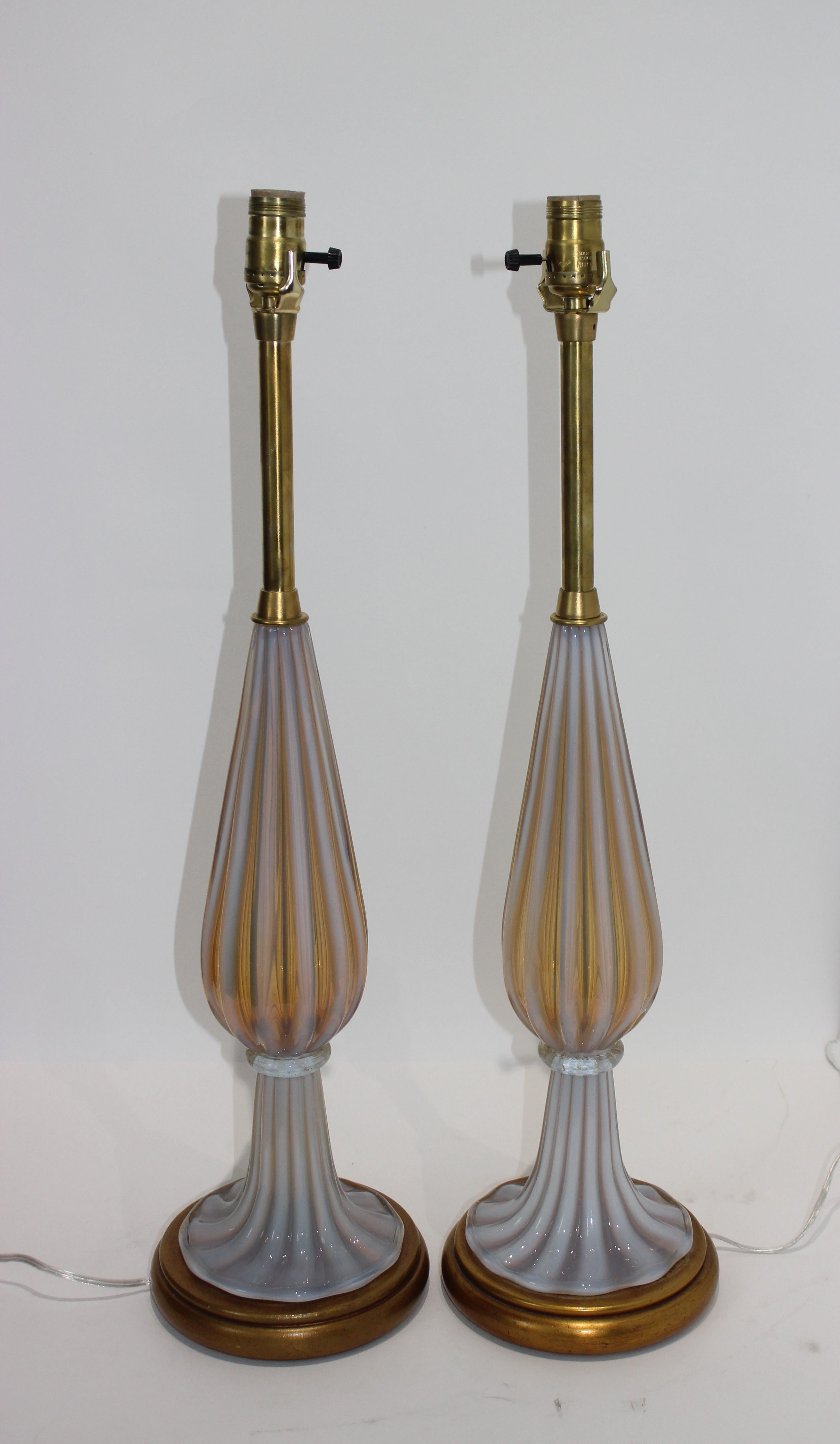 20ième siècle Paire de lampes en verre de Murano Seguso pour Marbro en vente