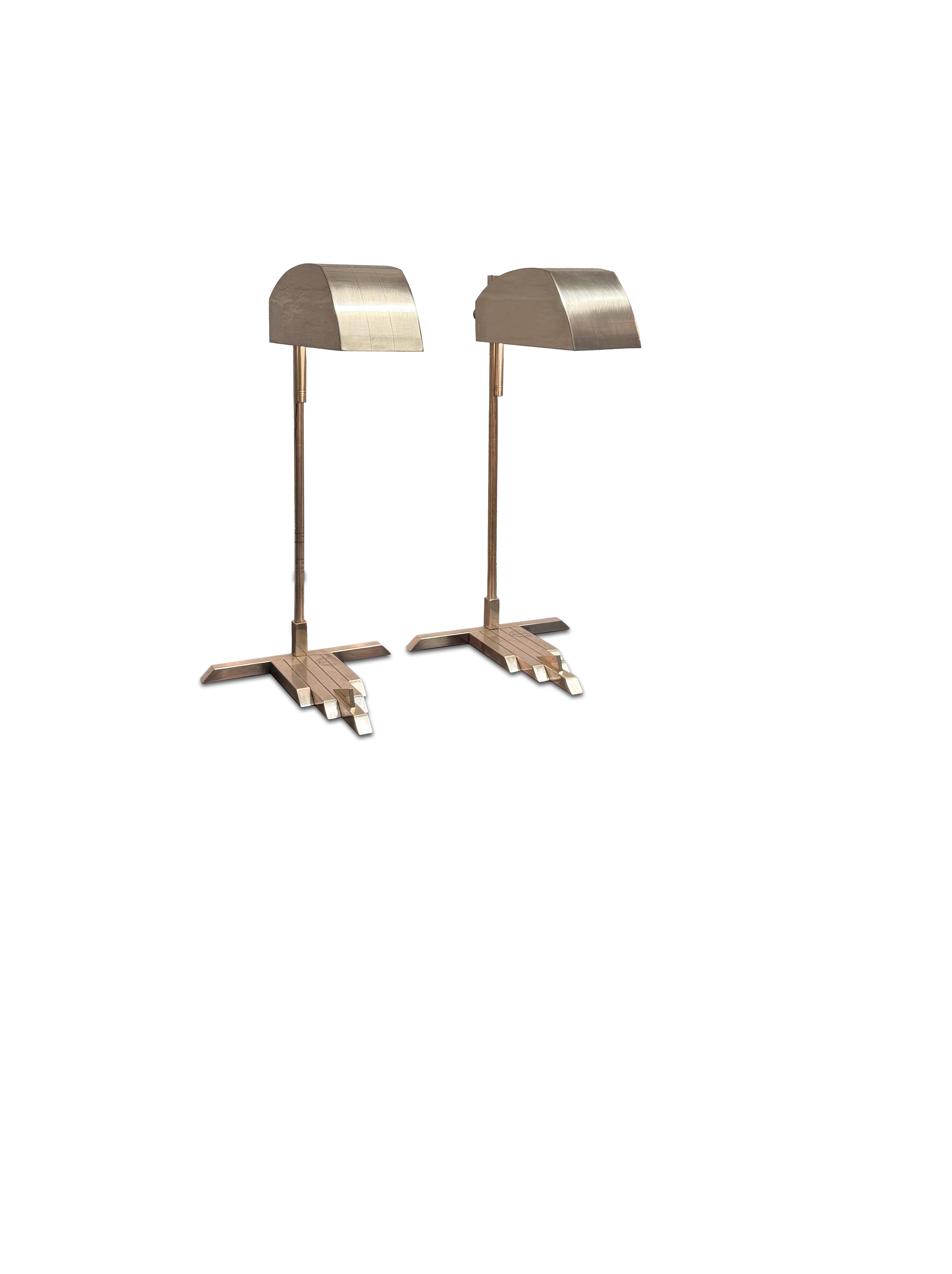 Ein Paar Marcel Breuer Art Deco Architekturlampen (Italienisch) im Angebot