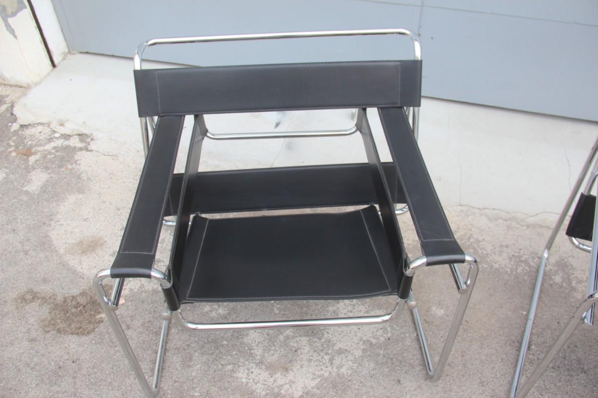 Pair of Marcel Breuer B3 Wassily chairs by Gavina, Italy black color silver, as shown in the photos, they show scratches and traces of wear.