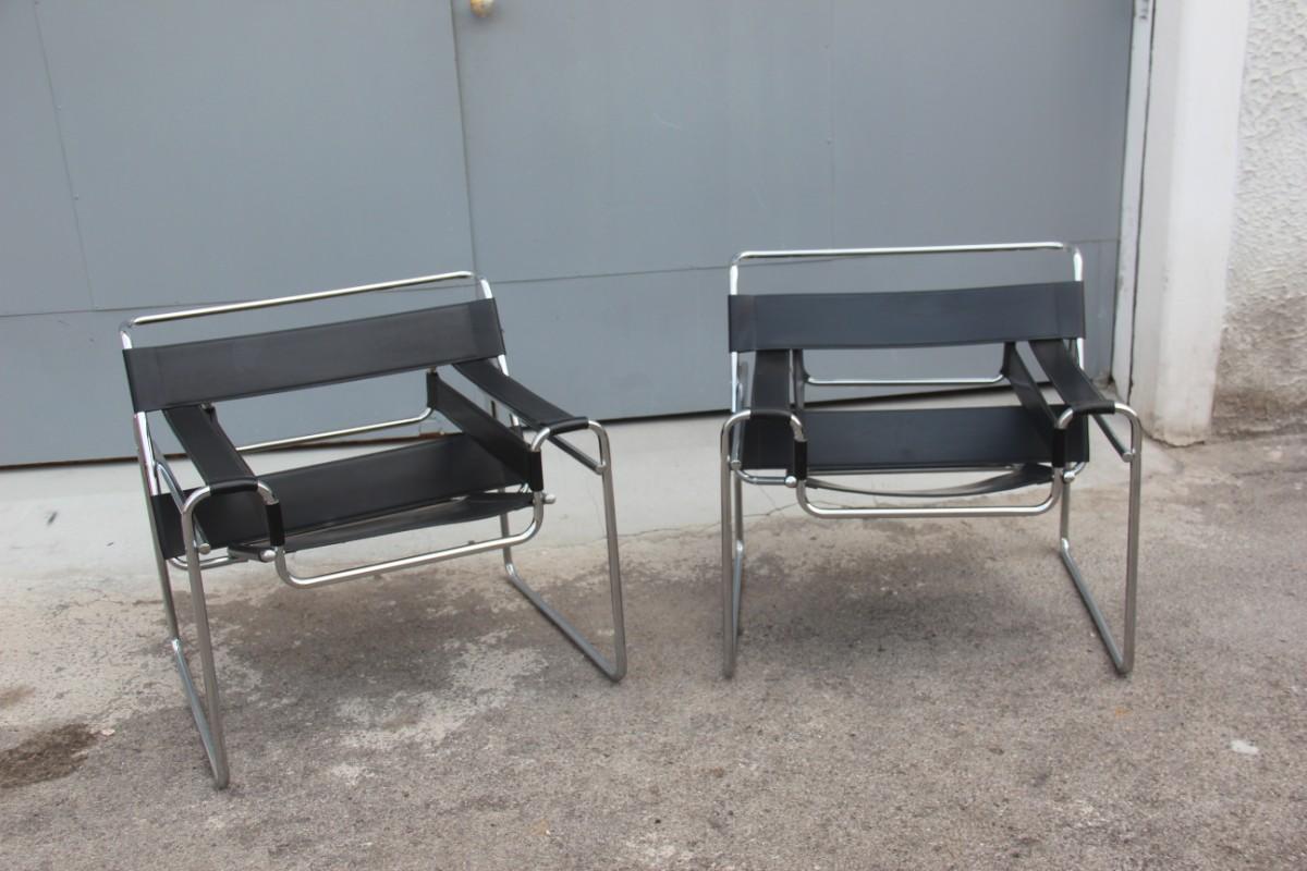 Pair of Marcel Breuer B3 Wassily Chairs Gavina, Italy Black Color Silver, 1970 In Good Condition In Palermo, Sicily
