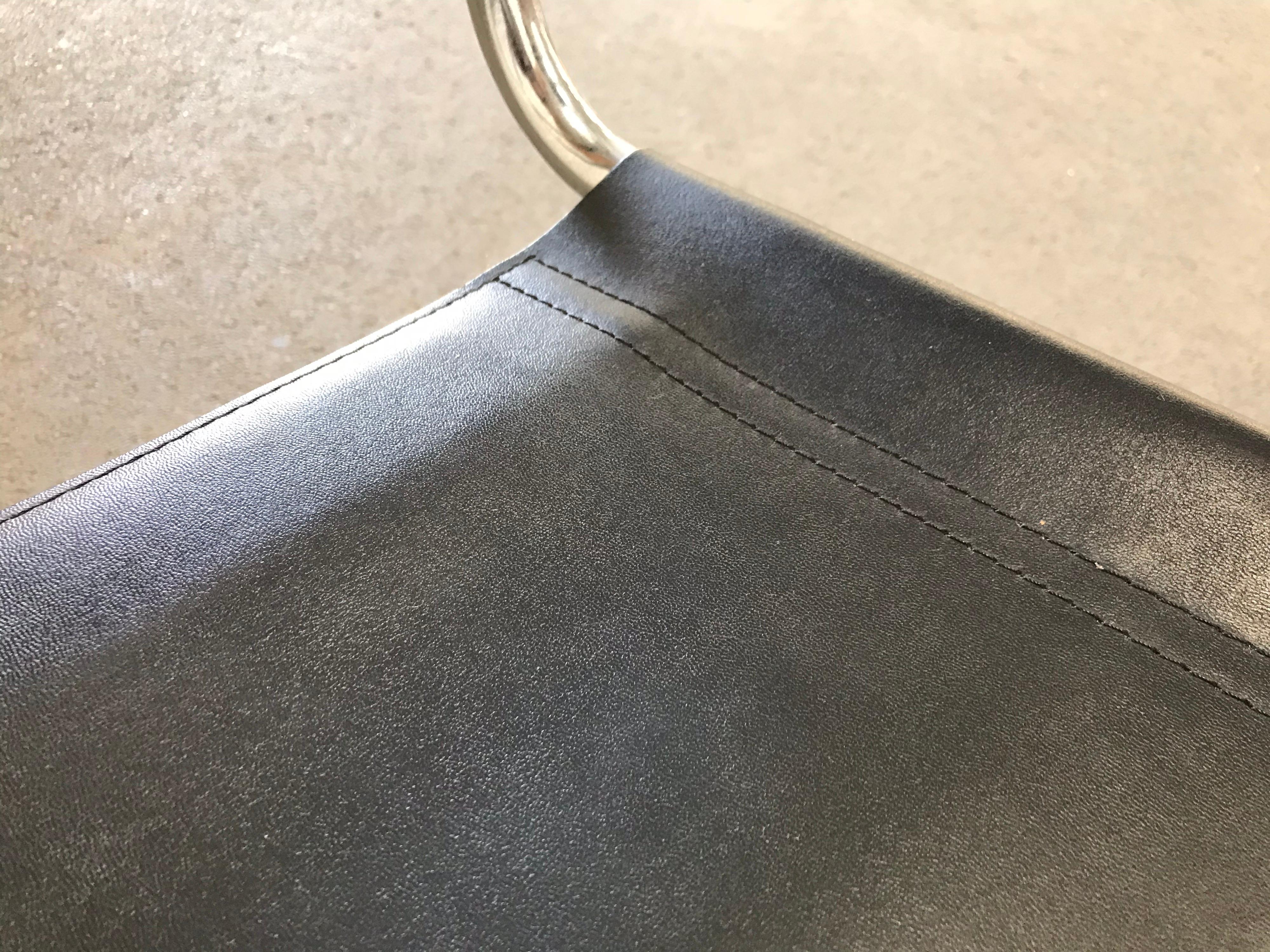 Paar Marcel Breuer Freischwinger Esstischsessel in schwarzem Leder MG5 / B34 3