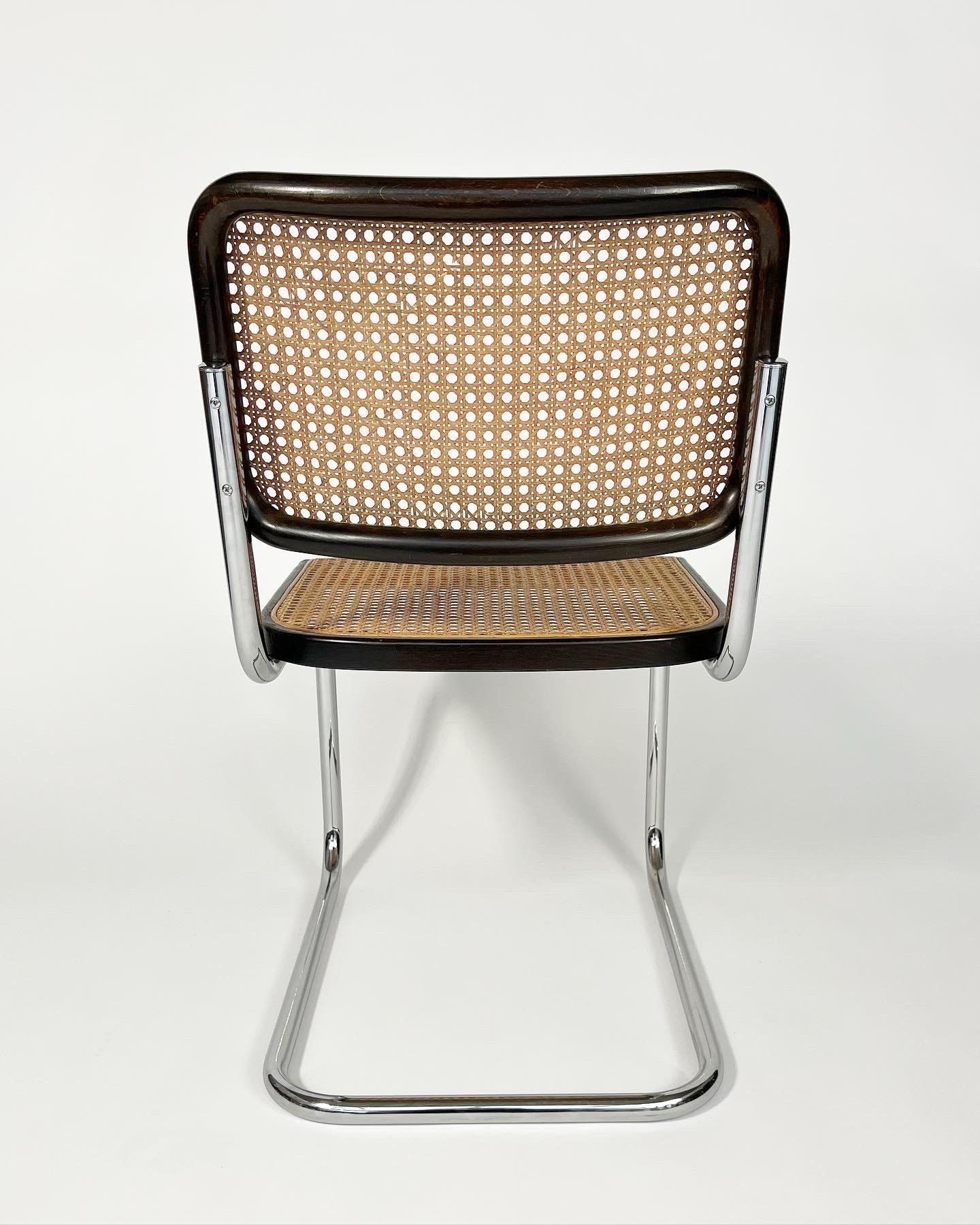 Pair of Marcel Breuer Cesca Chairs Thonet Cantilever Chairs Woven Cane Chrome In Good Condition In Basel, BS