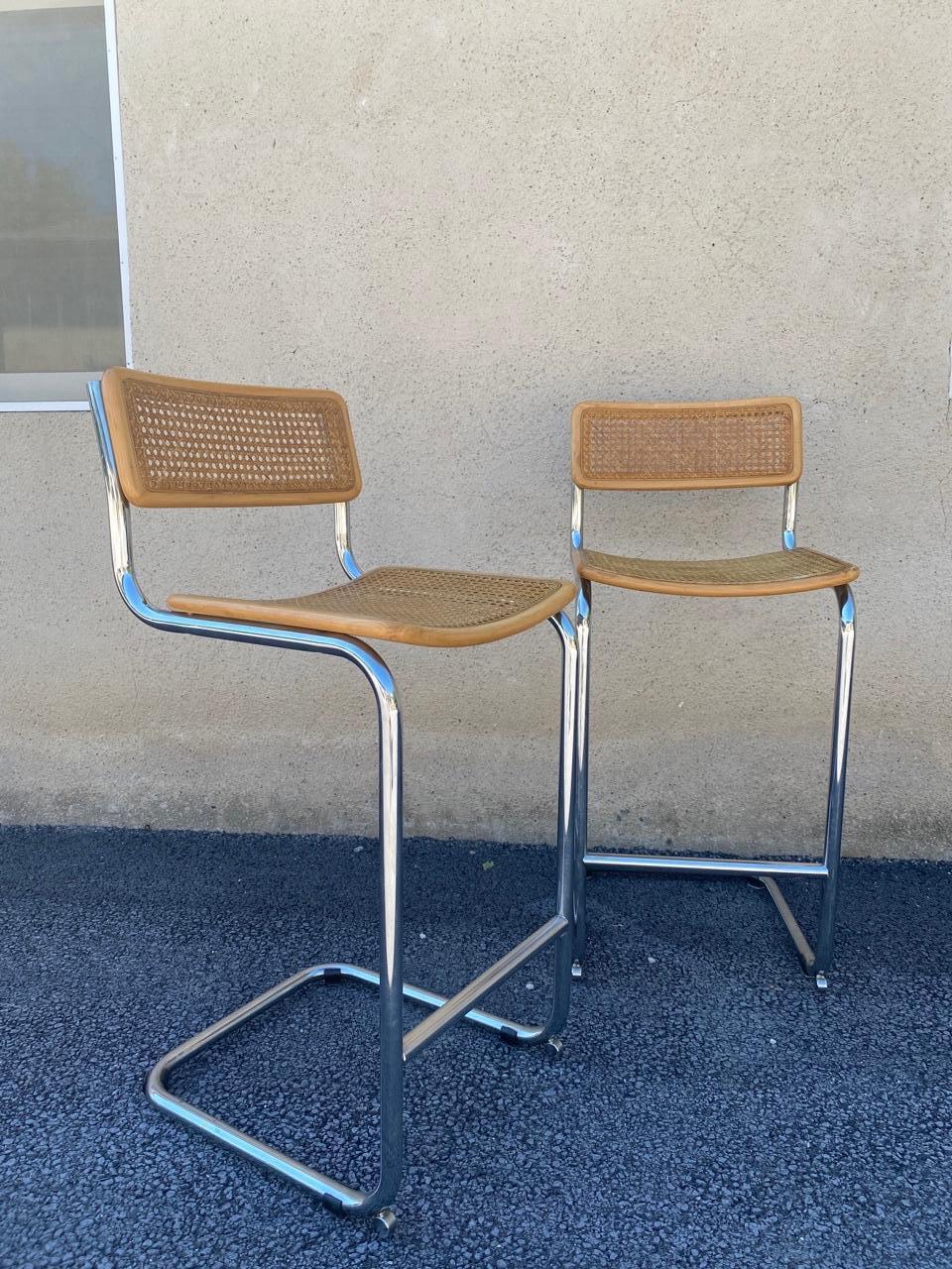 Pair of Bar Chairs by Marcel Breuer Model Cesca S32 Edition 1970
Seat in good condition.