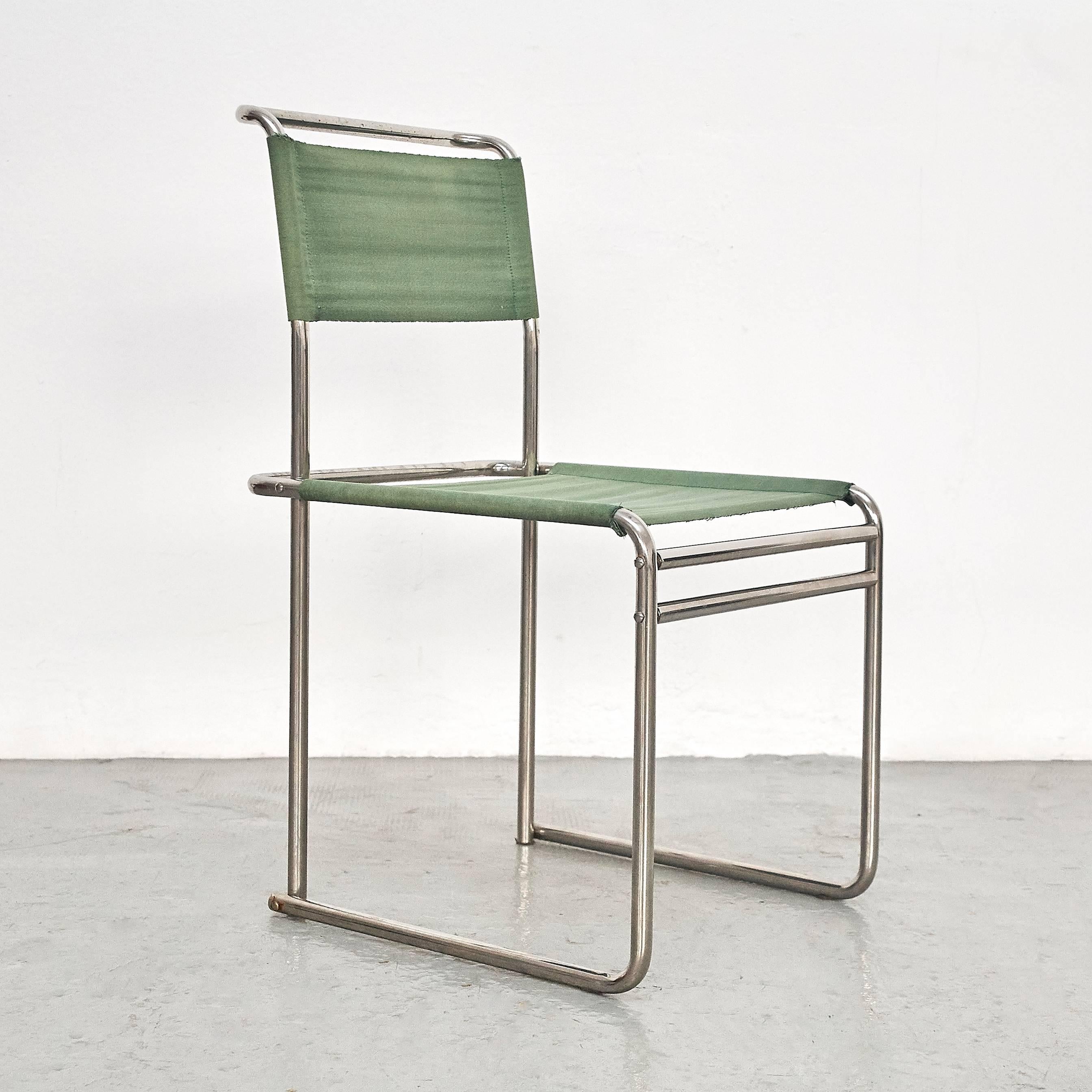 B5 chairs designed by Marcel Breuer, circa 1926.
Manufactured by Tecta, circa 1970.

Tubular steel, fabric.

In good original condition, with minor wear consistent with age and use, preserving a beautiful patina. 

Marcel Lajos Breuer
