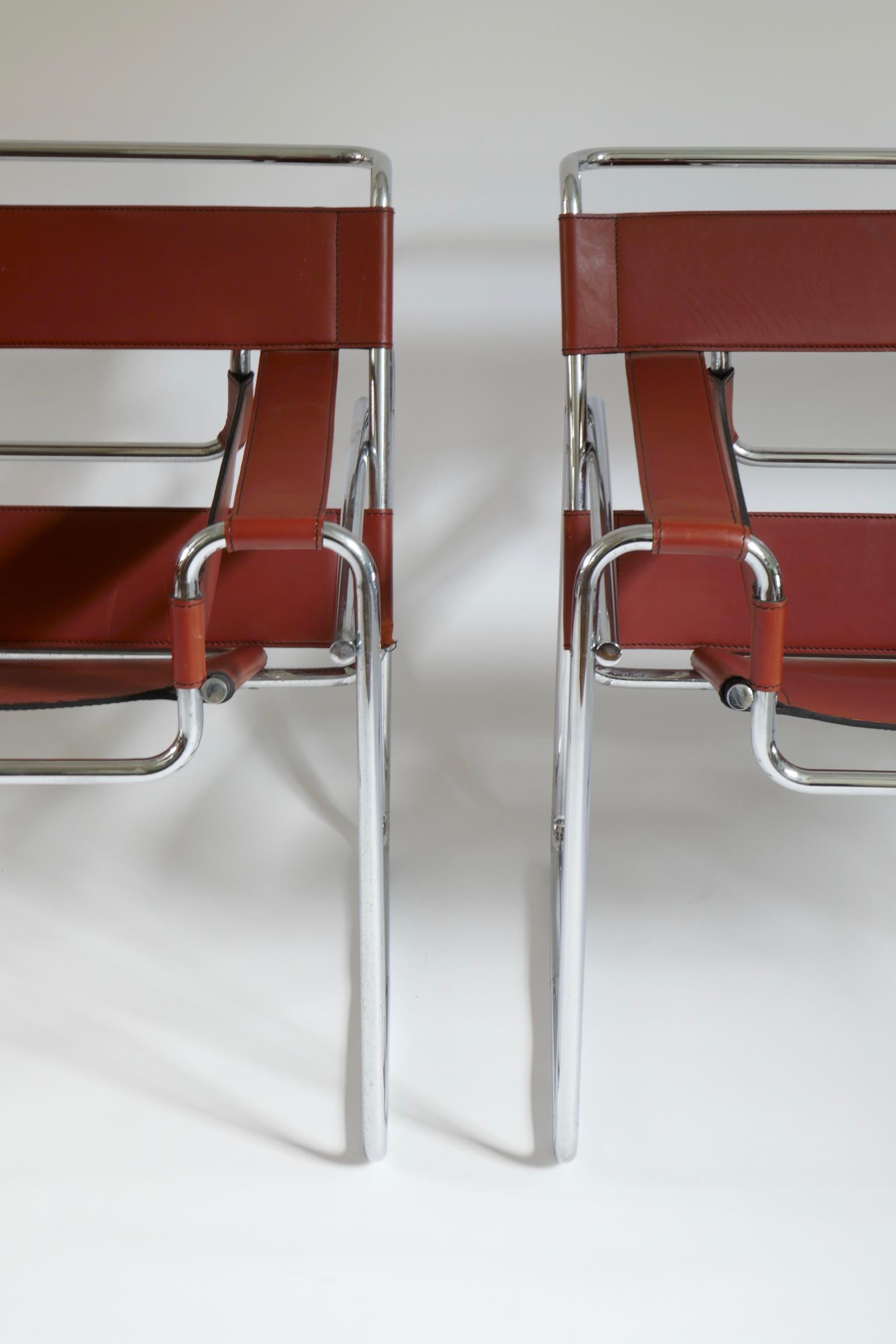 Pair of Marcel Breuer Style Brown or Burgundy Leather Wassily Chairs In Good Condition In London, GB