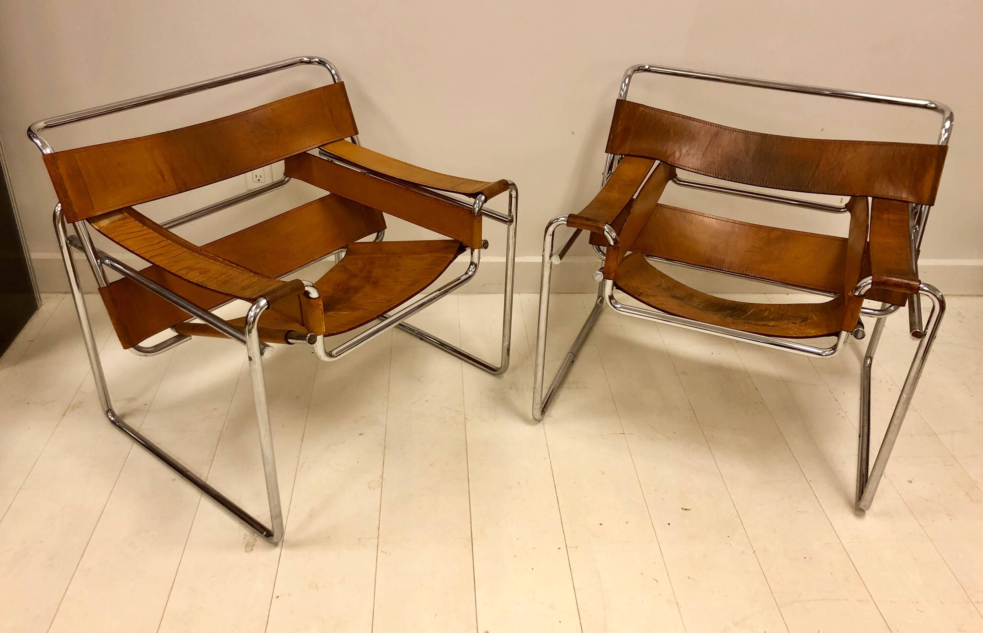 Vintage example of this archetypal Bauhaus design, with soulfully worn-in cognac saddle leather on a chromed steel frame, circa 1960s.