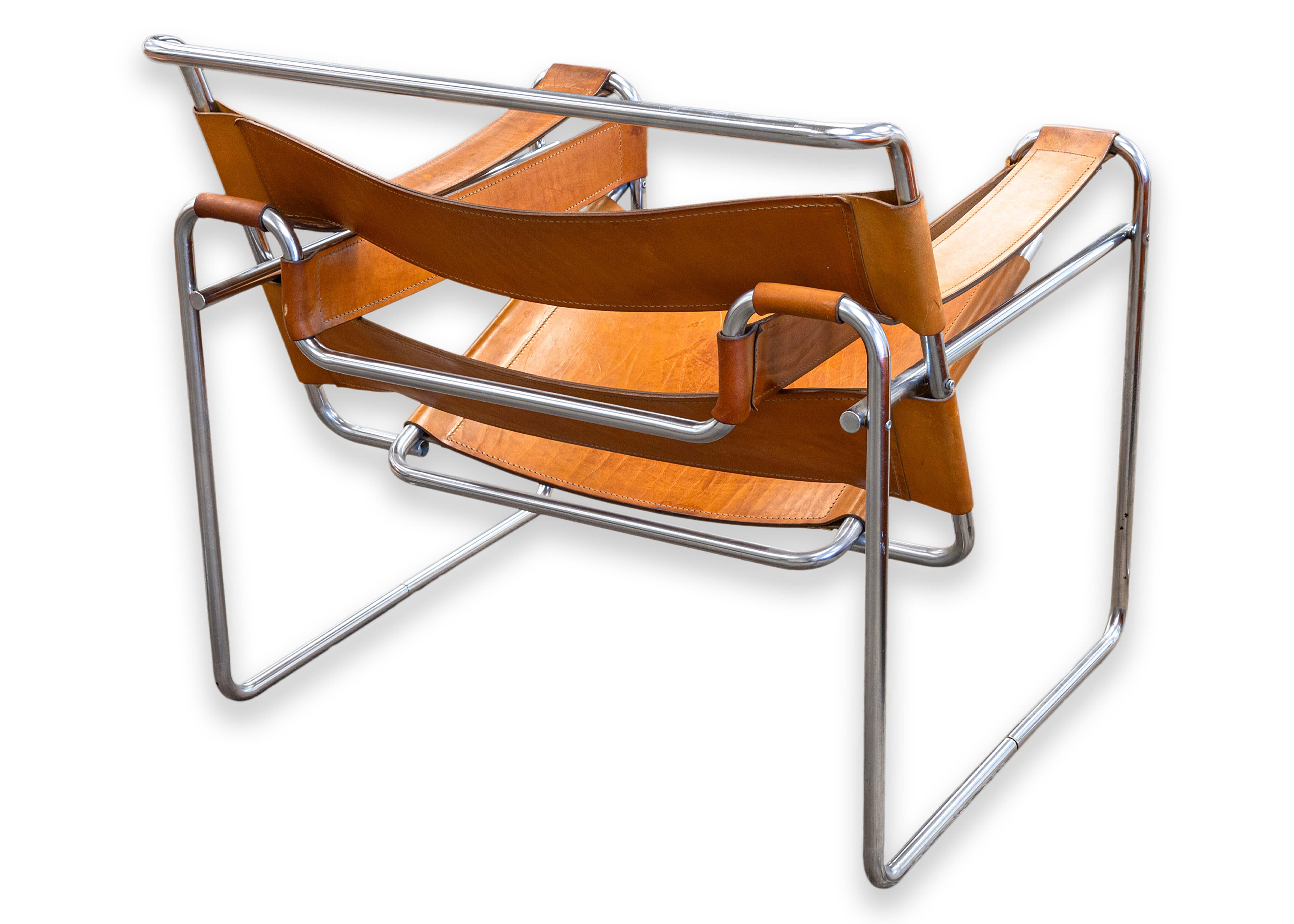 Pair of Marcel Bruer for Knoll Cognac Leather Wassily Chairs In Good Condition In Keego Harbor, MI
