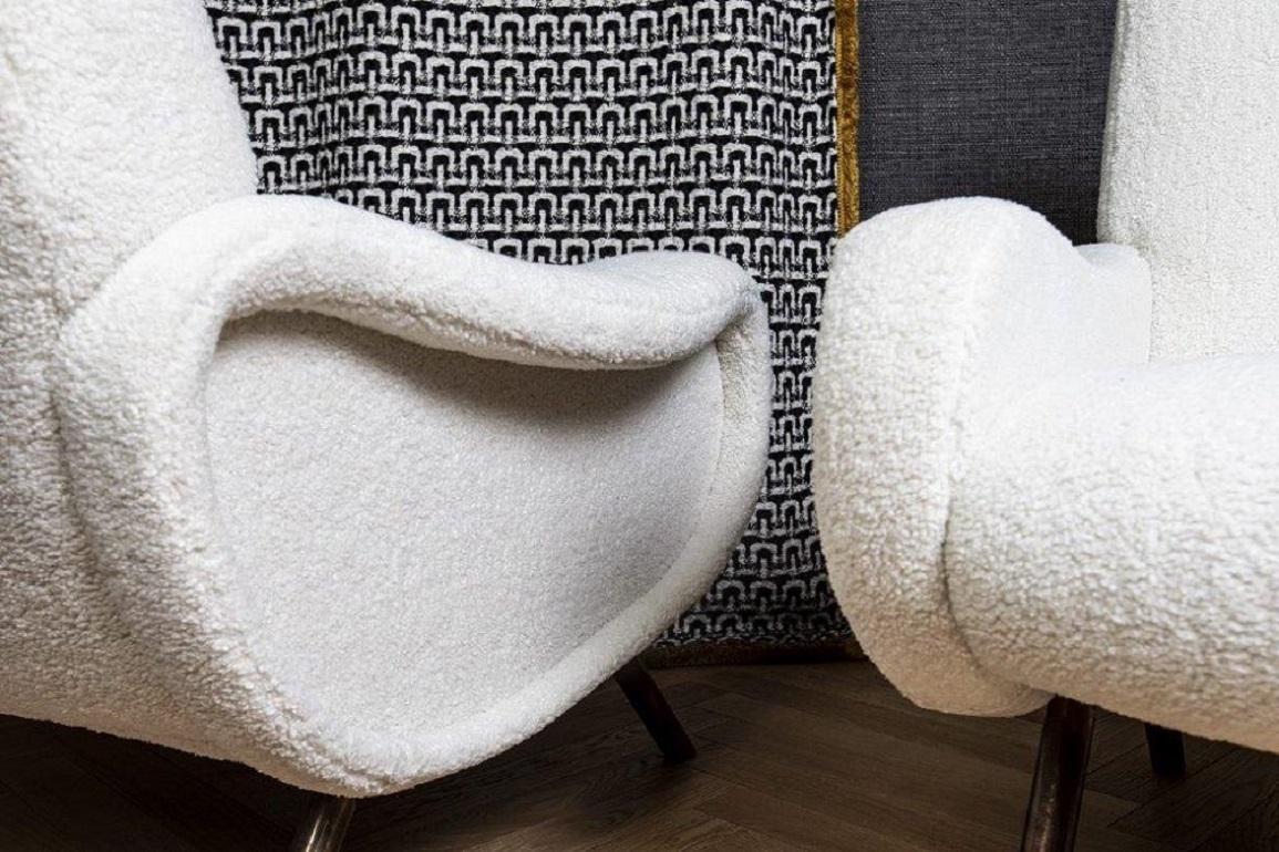 italien Paire de fauteuils Marco Zanuso modèle Lady en tissu de laine épais blanc en vente