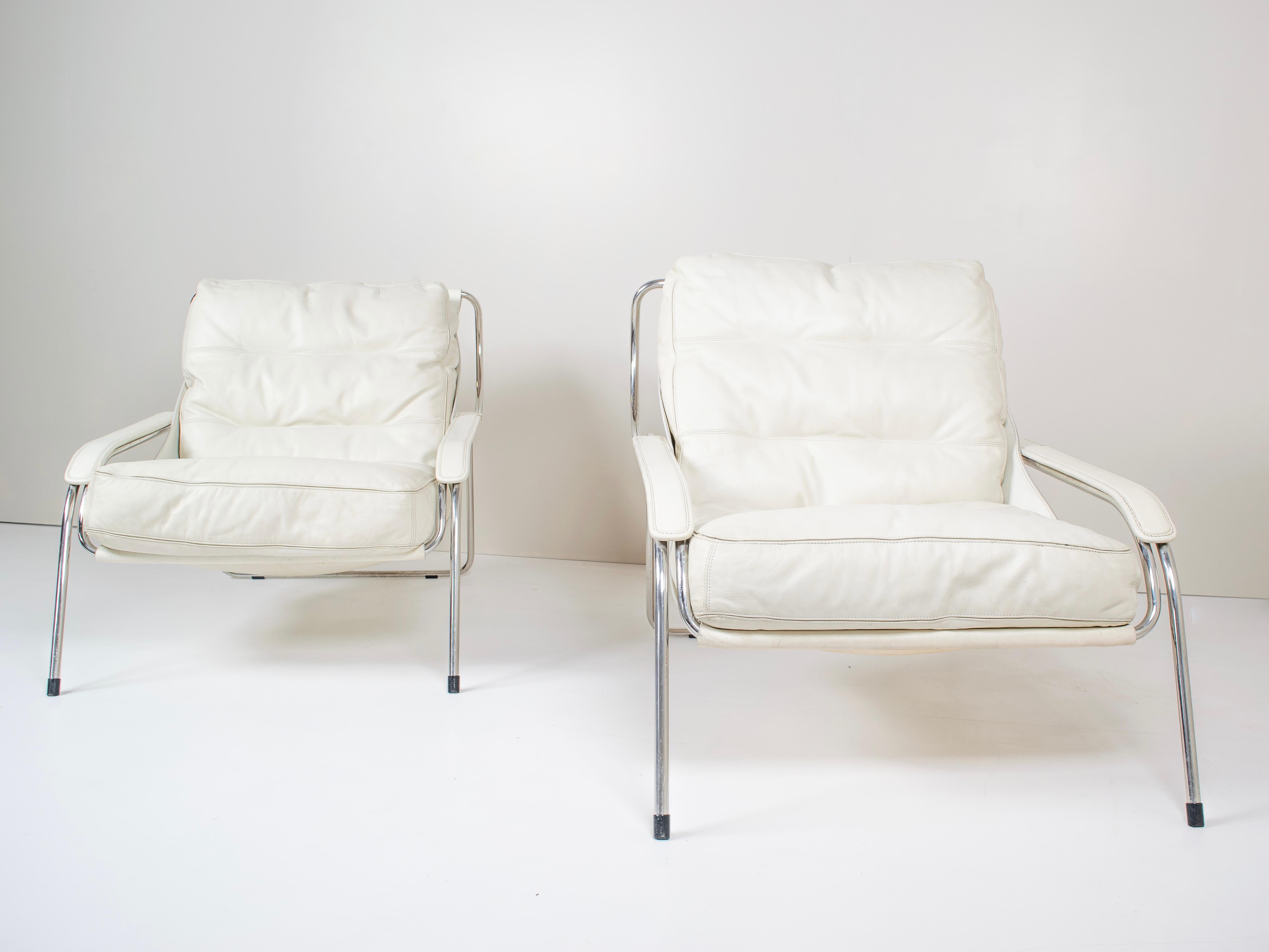 Italian Pair of Marco Zanuso Maggiolina White Leather Chairs by Zanotta, Italy, 1947