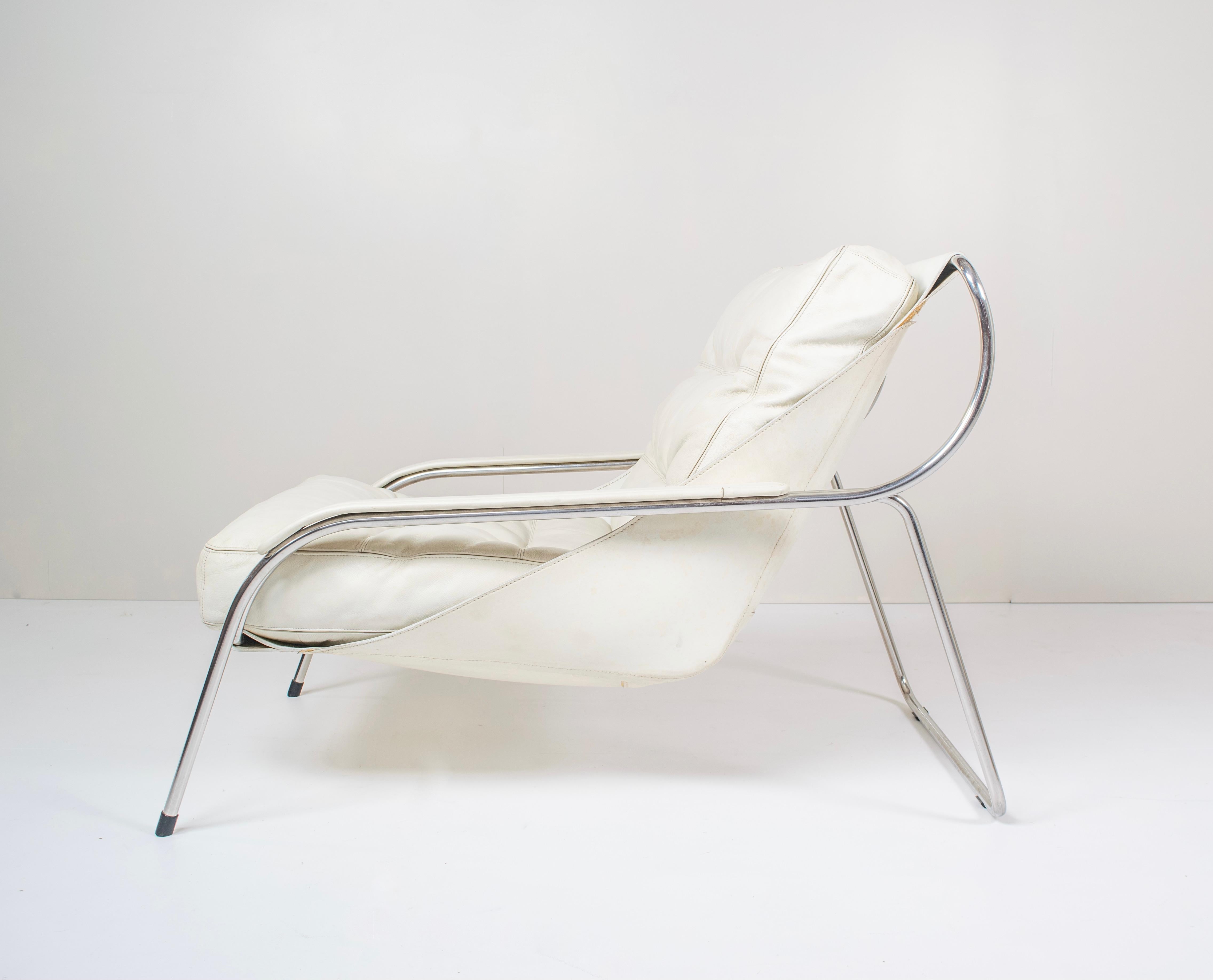 Pair of Marco Zanuso Maggiolina White Leather Chairs by Zanotta, Italy, 1947 1