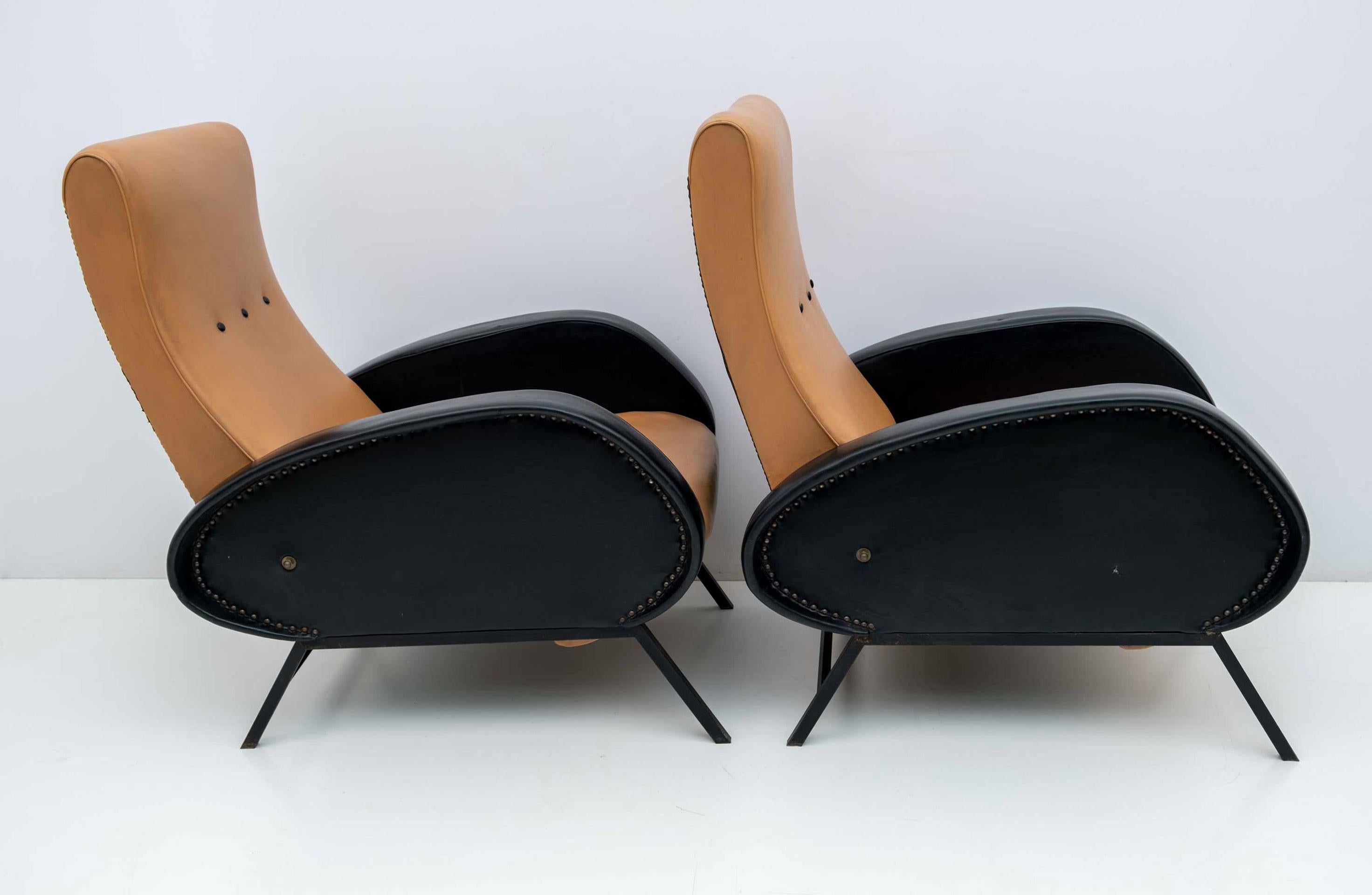 Pair of Marco Zanuso Mid-Century Modern Italian Leather Reclining Armchairs, 50s For Sale 2